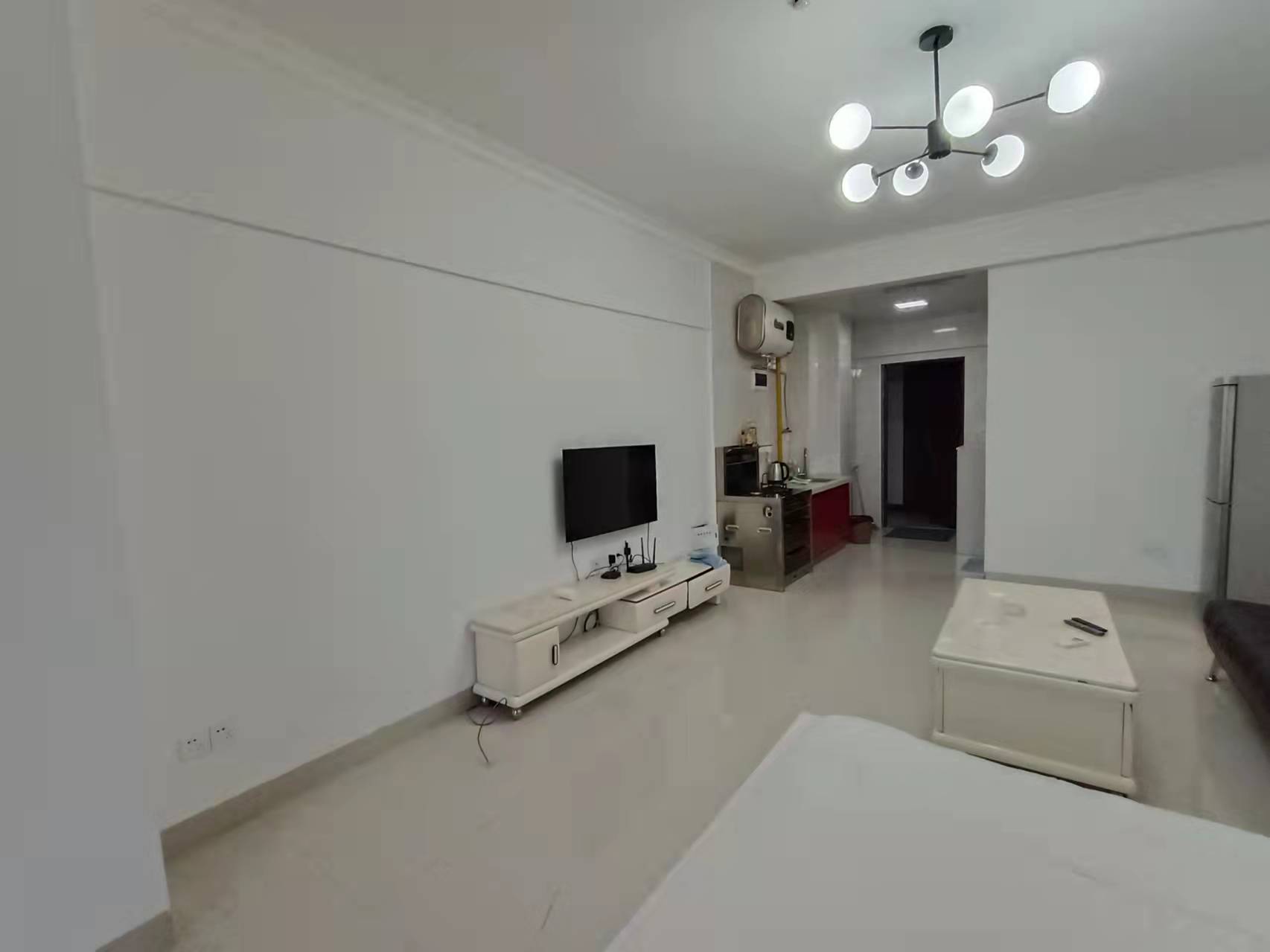 雄森国际  1室1厅1卫    1600.0元/月 雄森国际  1室1厅1卫    1600.0元/月室内图