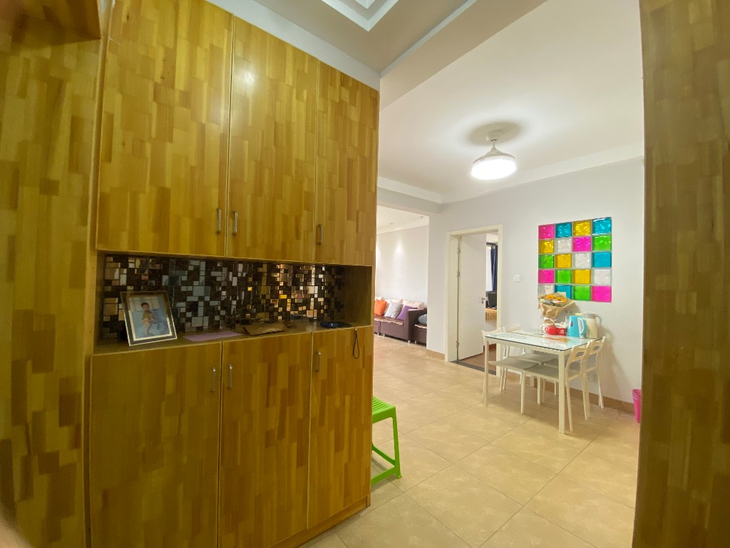 新桂都(锁)  2室2厅1卫    69.8万 新桂都(锁)  2室2厅1卫    69.8万客厅