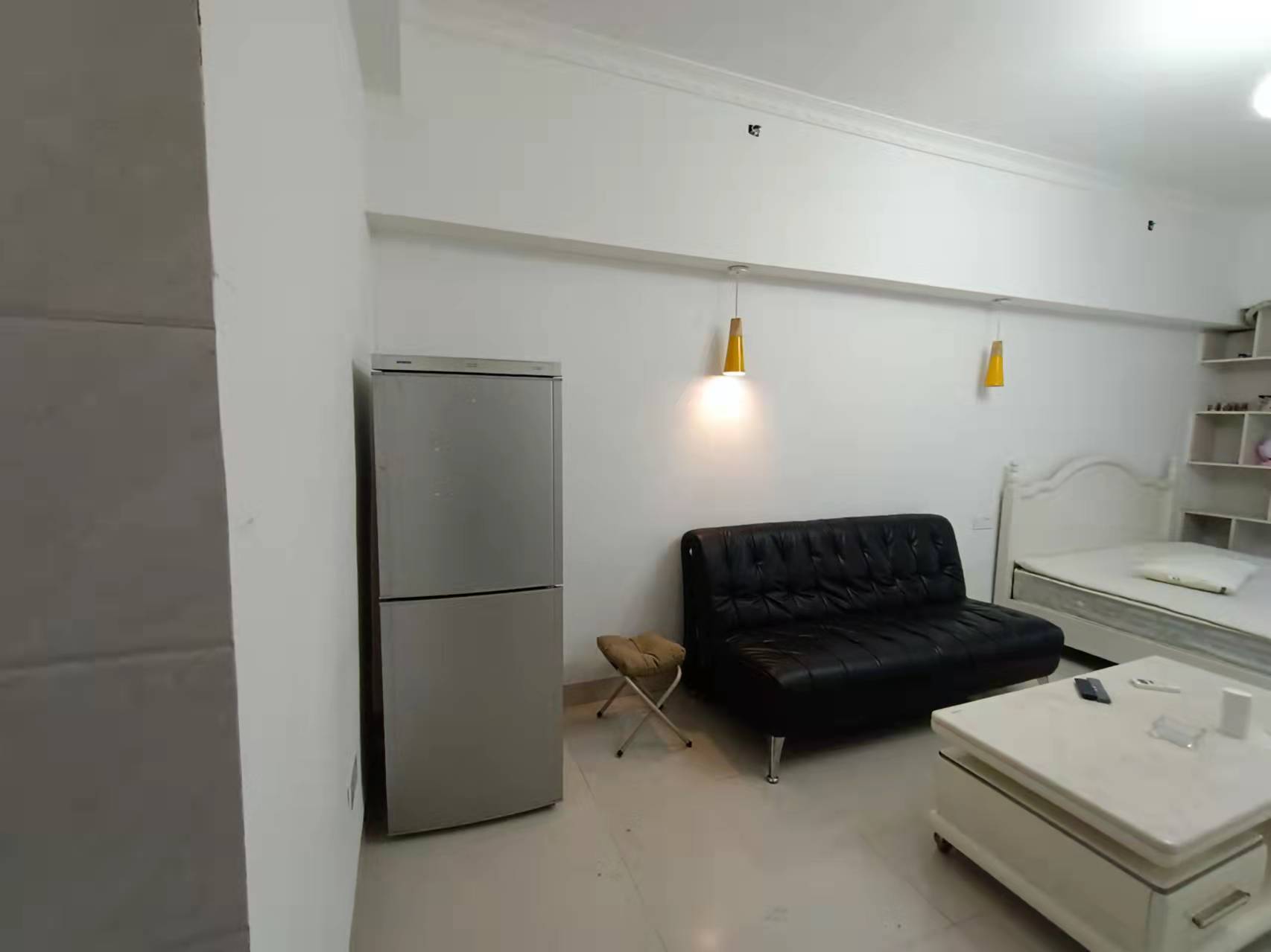 雄森国际  1室1厅1卫    1600.0元/月 雄森国际  1室1厅1卫    1600.0元/月室内图