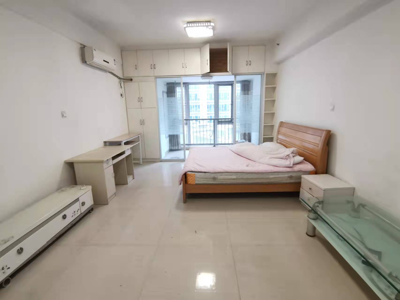 金轮时代广场 1室1厅1卫 28.8万 金轮时代广场 1室1厅1卫 28.8万客厅