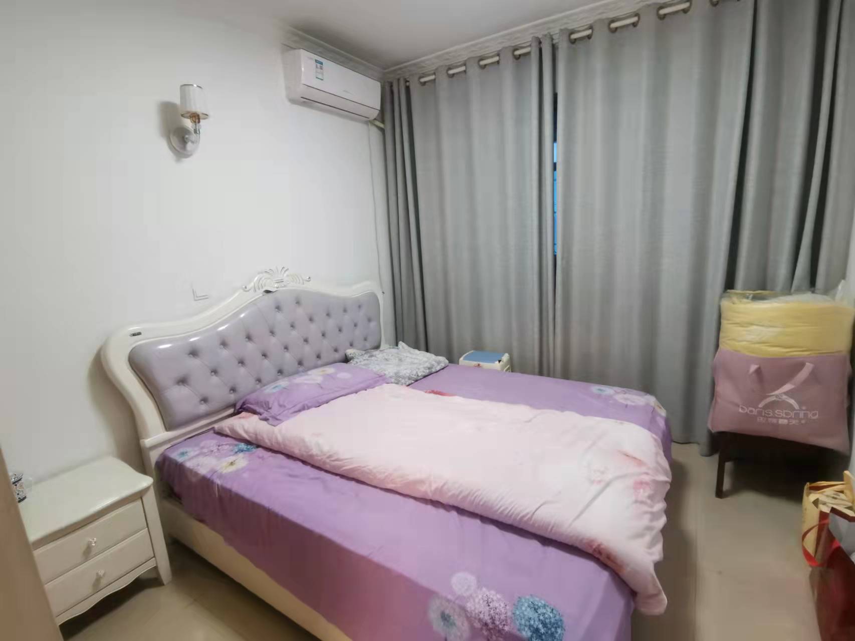 庆云山庄(里面有石塘冲) 2室2厅1卫 39.8万 庆云山庄(里面有石塘冲) 2室2厅1卫 39.8万客厅