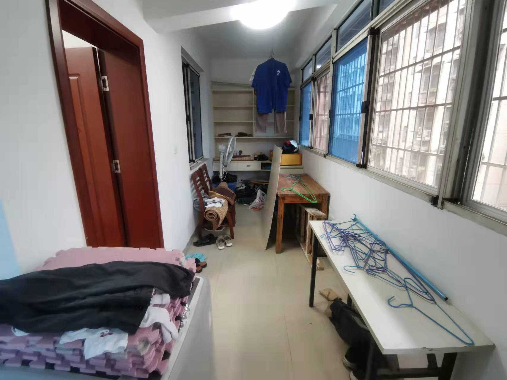 庆云山庄(里面有石塘冲) 2室2厅1卫 39.8万 庆云山庄(里面有石塘冲) 2室2厅1卫 39.8万客厅