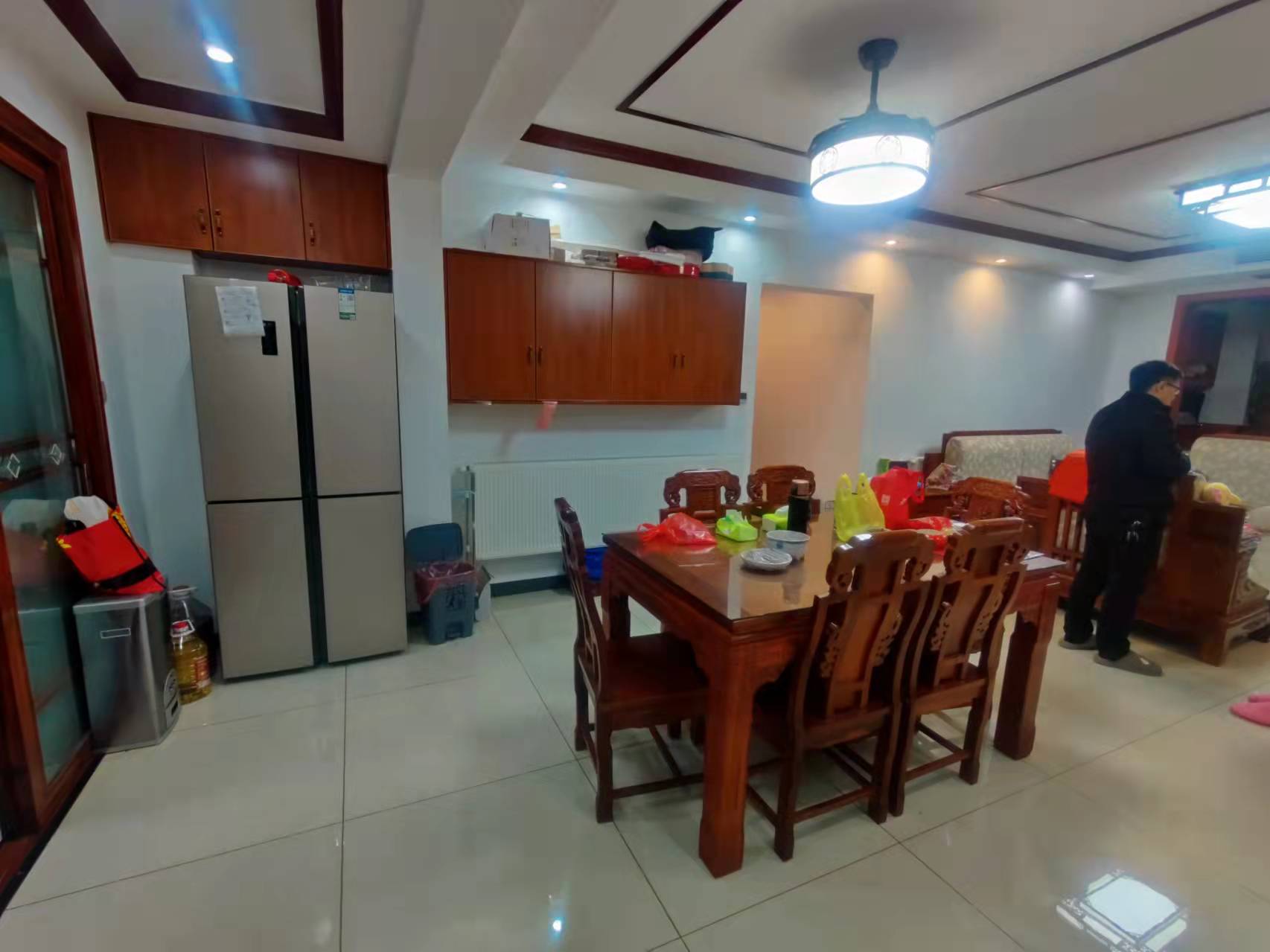 翡翠公园(北大资源) 4室2厅2卫 118.0万 翡翠公园(北大资源) 4室2厅2卫 118.0万客厅