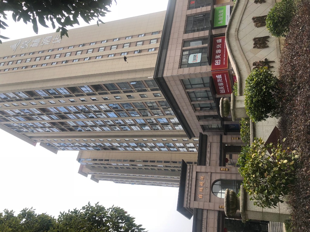 梓湖明珠  1室1厅1卫    35.8万 梓湖明珠  1室1厅1卫    35.8万客厅