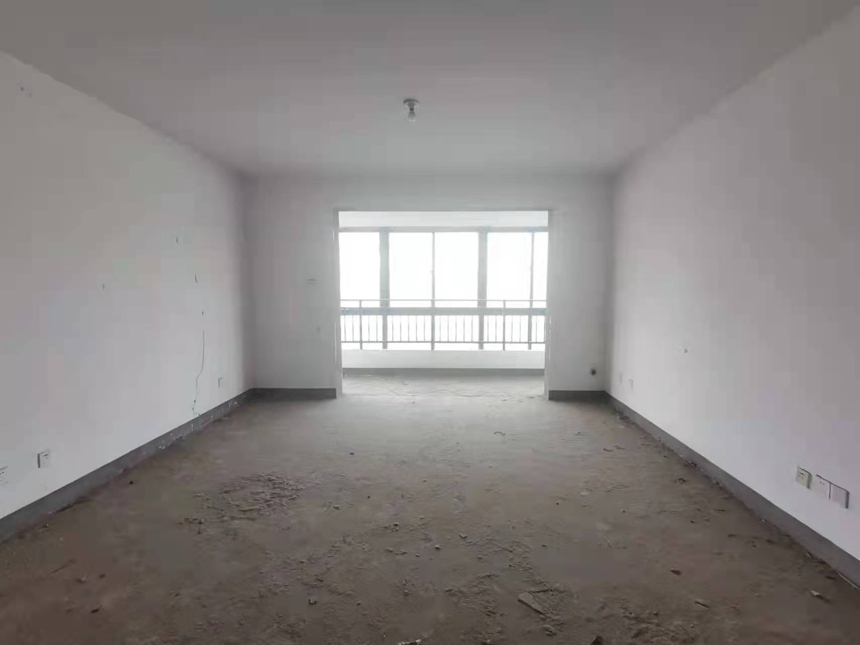 天鹅湖1号 4室2厅2卫 89.0万 天鹅湖1号 4室2厅2卫 89.0万客厅