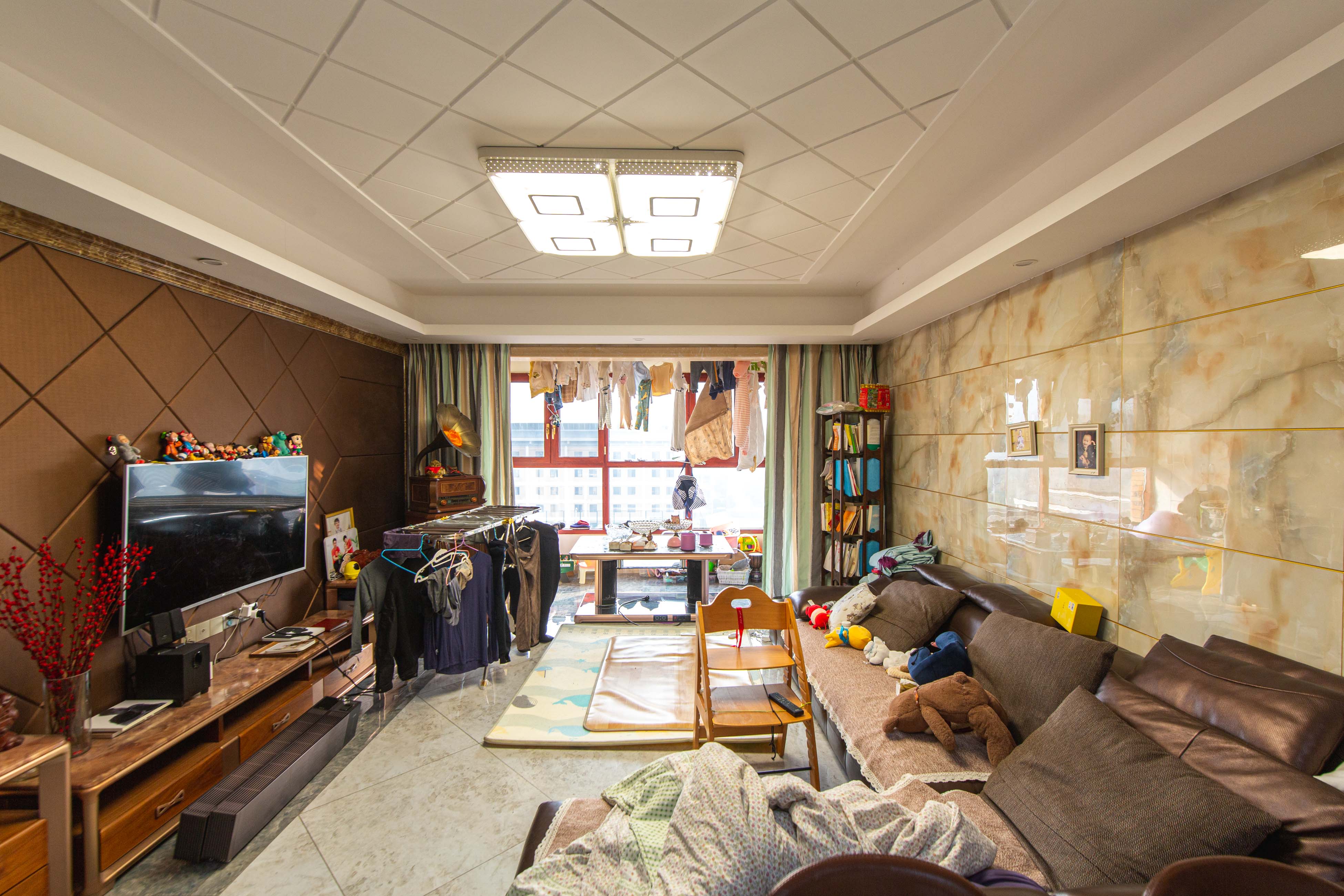 清溪川九号  3室2厅2卫    255.0万客厅