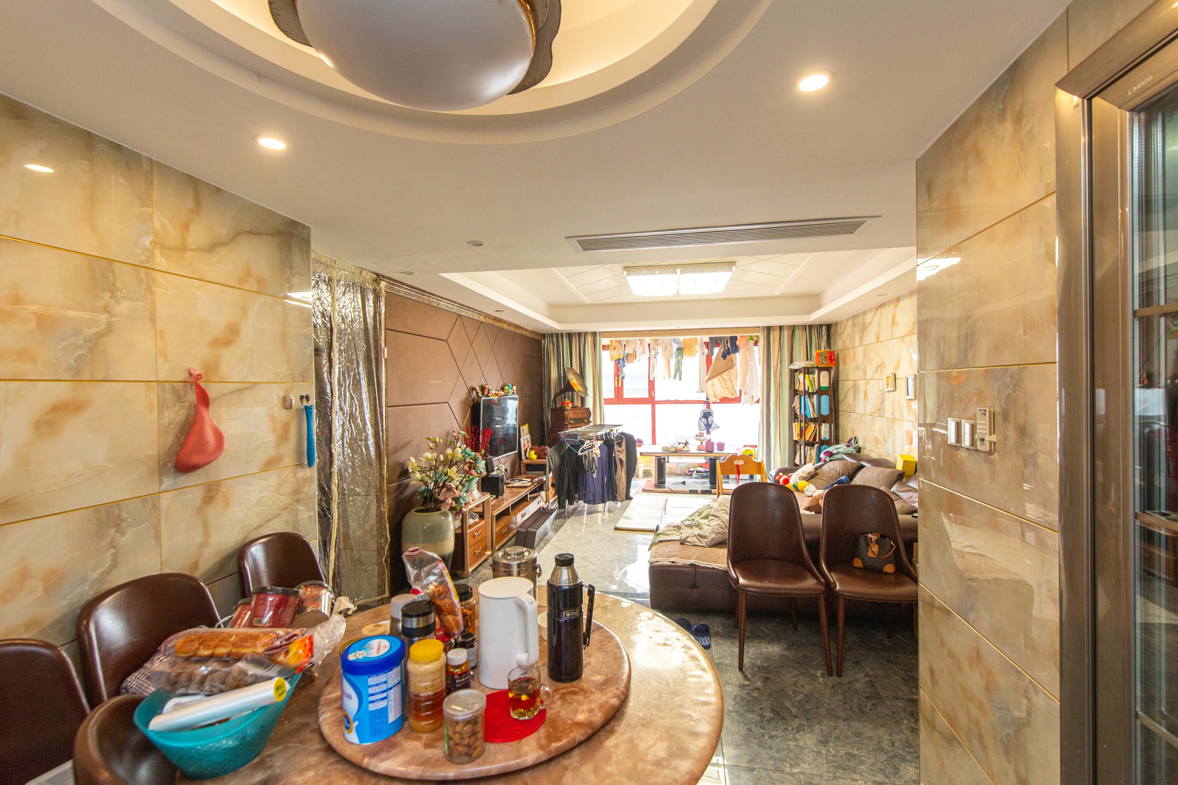 清溪川九号  3室2厅2卫    255.0万客厅