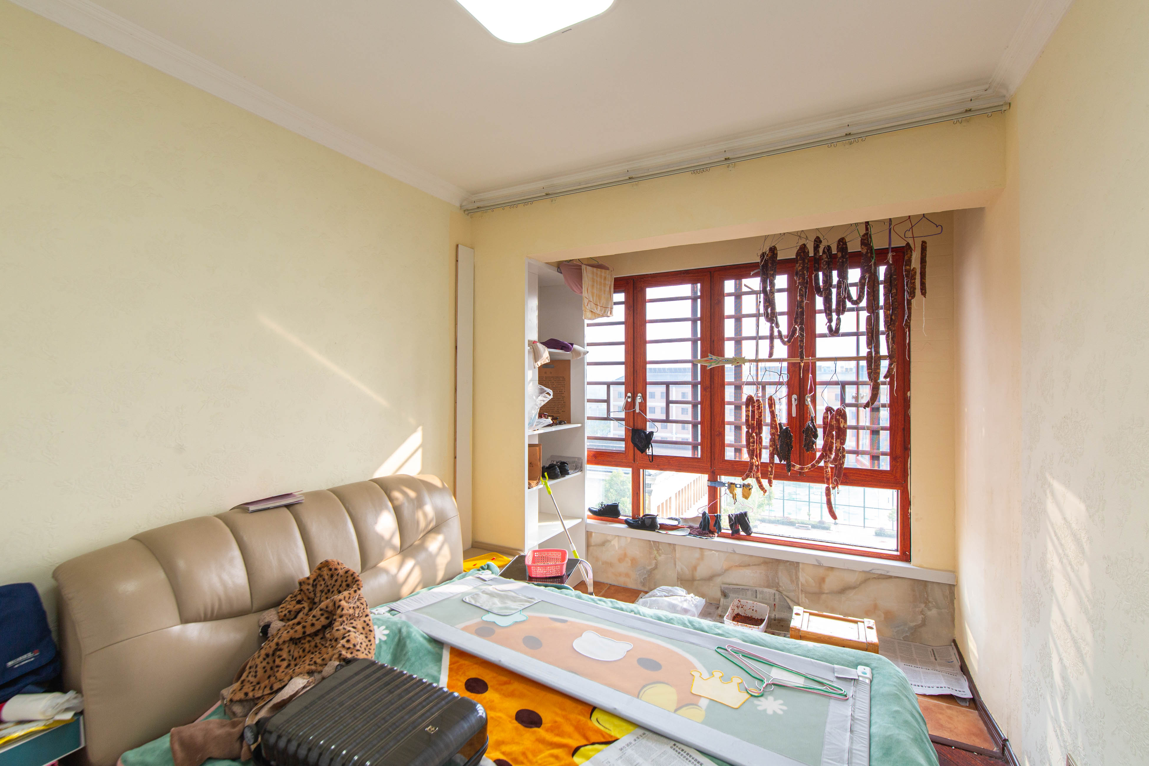 清溪川九号  3室2厅2卫    255.0万卧室