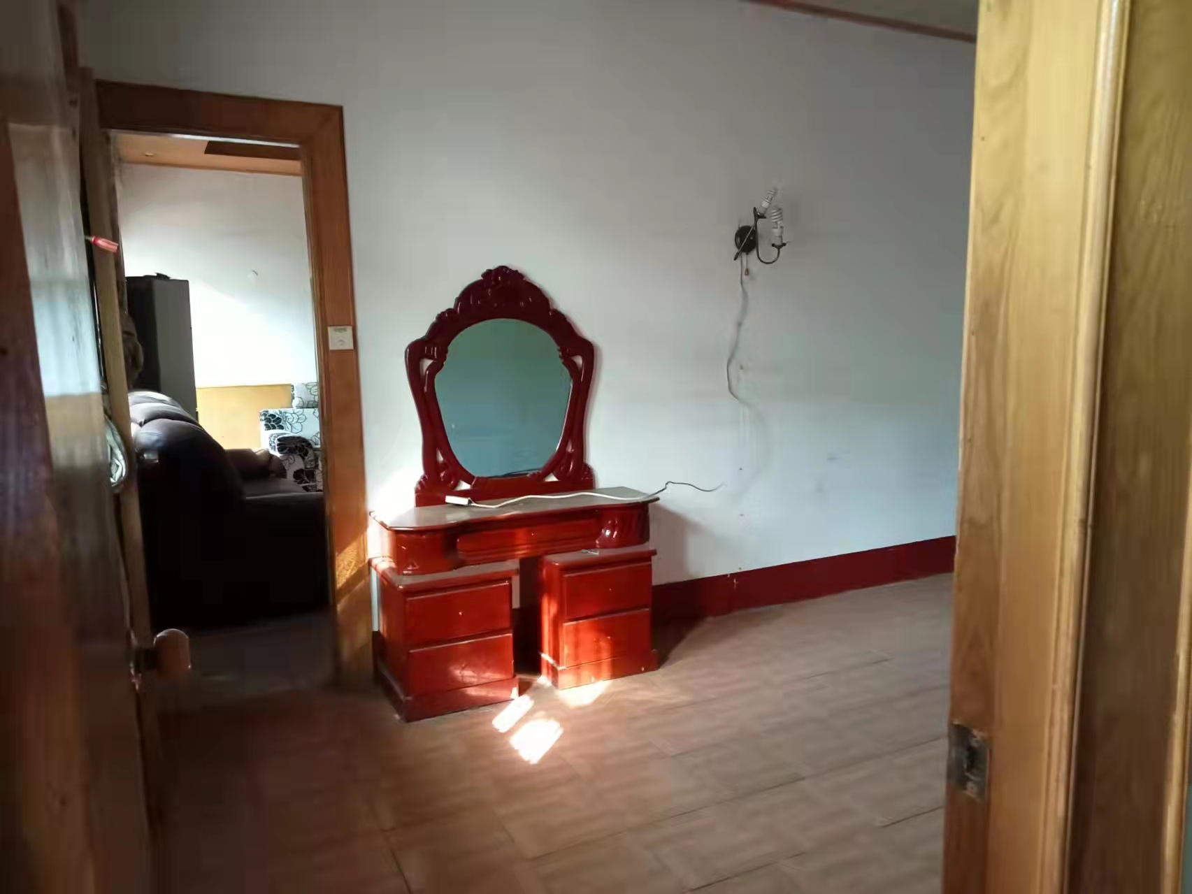 大码头街道鹅洋池居委会 3室2厅1卫 500.0元/月 大码头街道鹅洋池居委会 3室2厅1卫 500.0元/月室内图