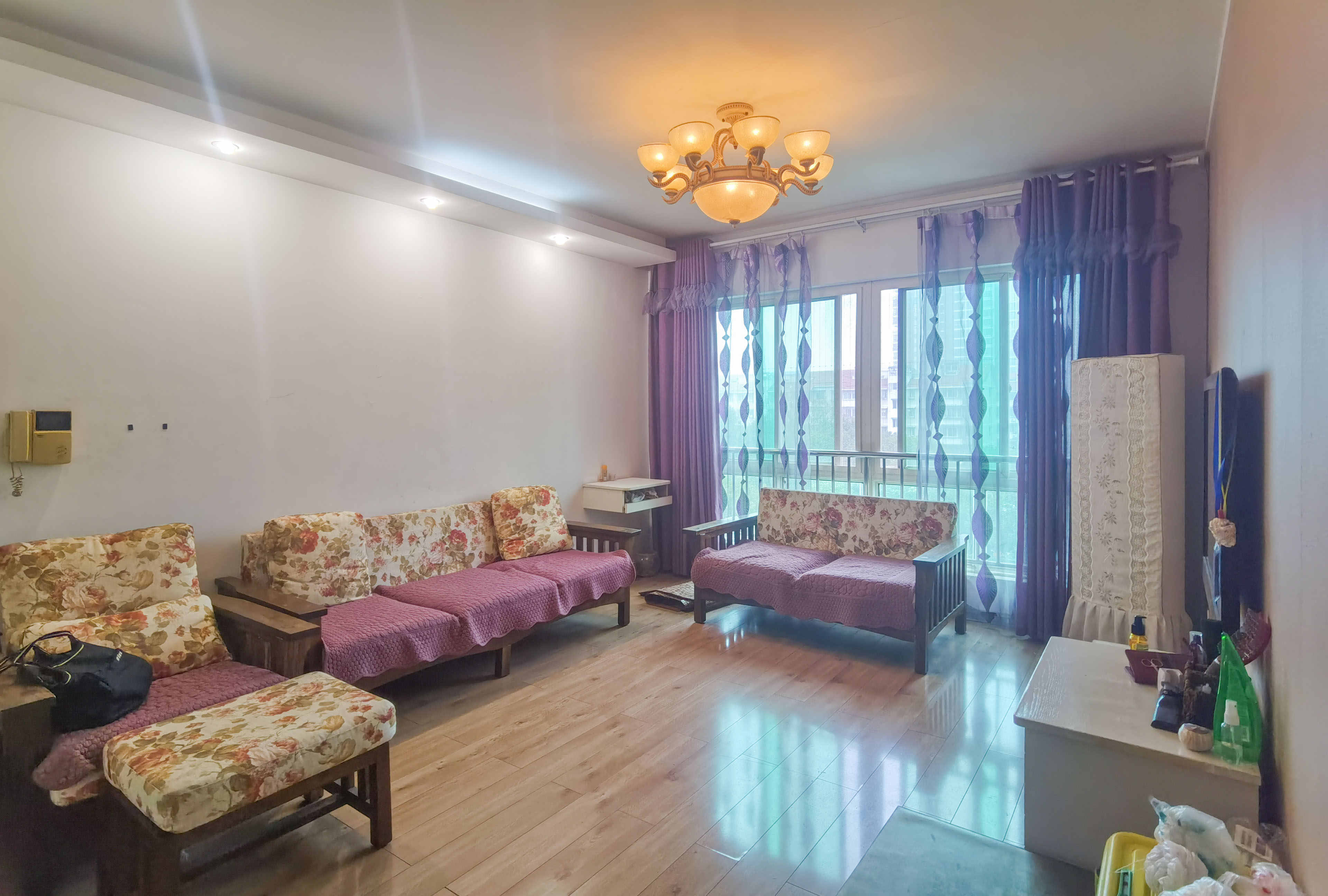 湘银小区  3室2厅1卫    49.8万 湘银小区  3室2厅1卫    49.8万客厅