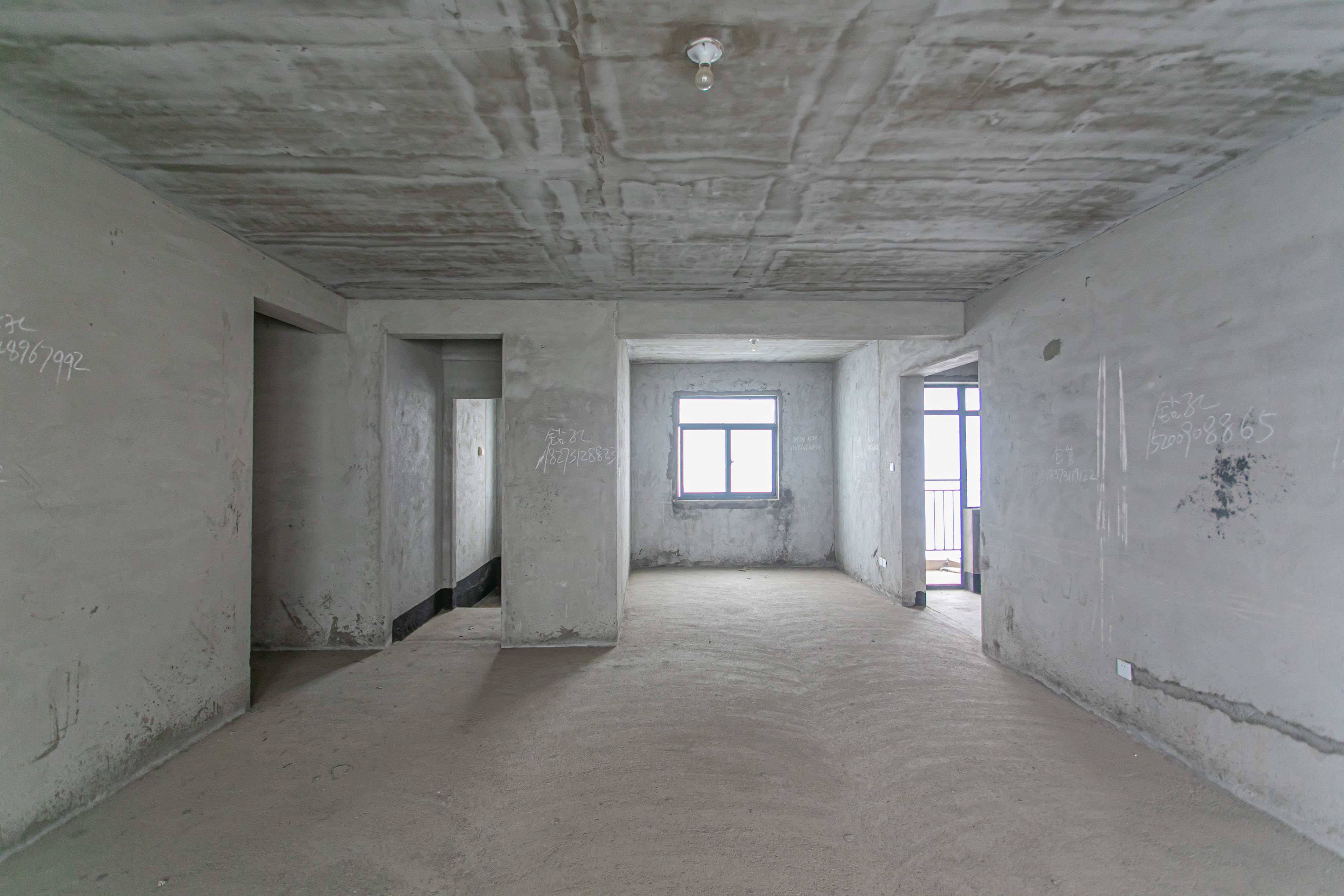 星电恬园  4室2厅2卫    129.0万 星电恬园  4室2厅2卫    129.0万客厅