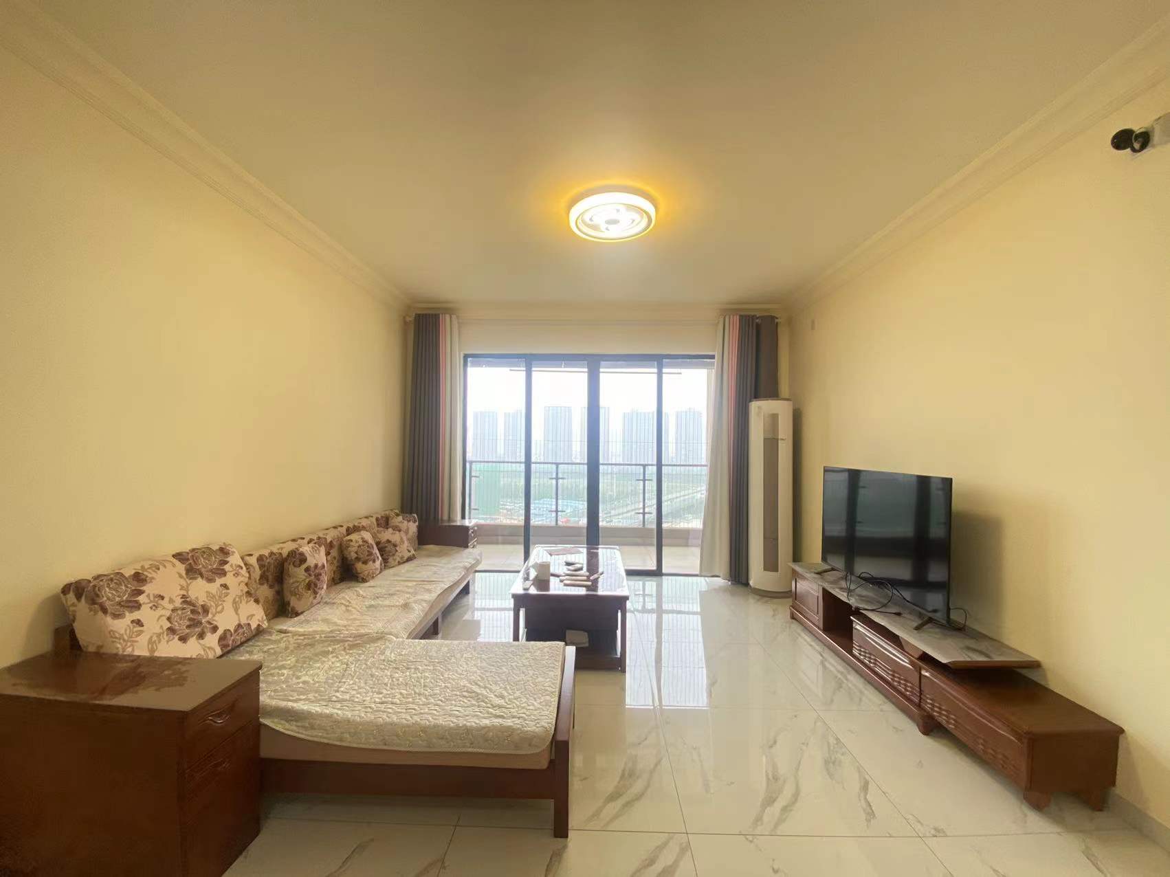 华耀碧桂园十里江湾天汇  3室2厅2卫    2200.0元/月 华耀碧桂园十里江湾天汇  3室2厅2卫    2200.0元/月户型图