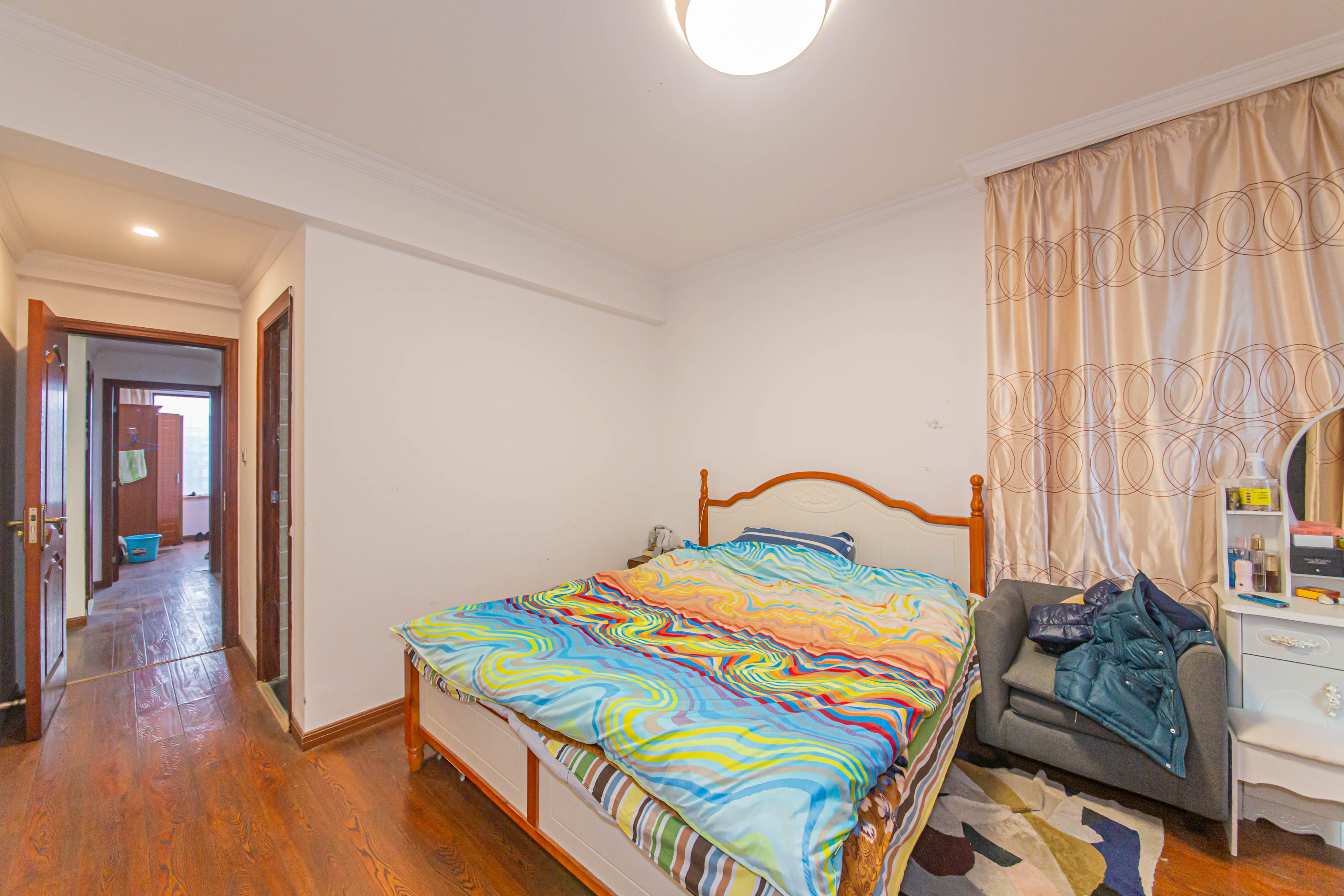 北辰中央公园A区  4室2厅1卫    140.0万卧室