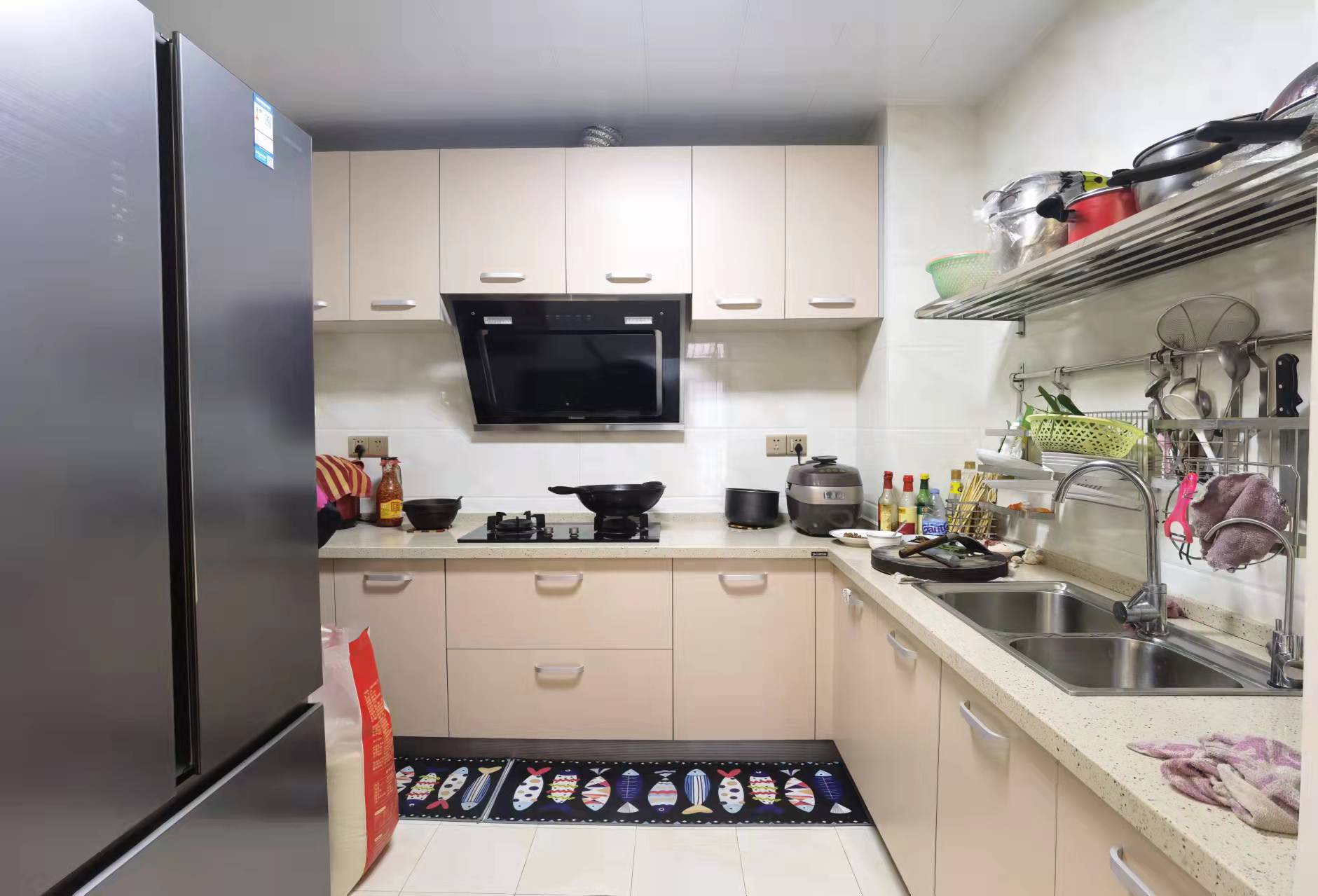 梓湖观邸  3室2厅2卫    105.0万 梓湖观邸  3室2厅2卫    105.0万客厅