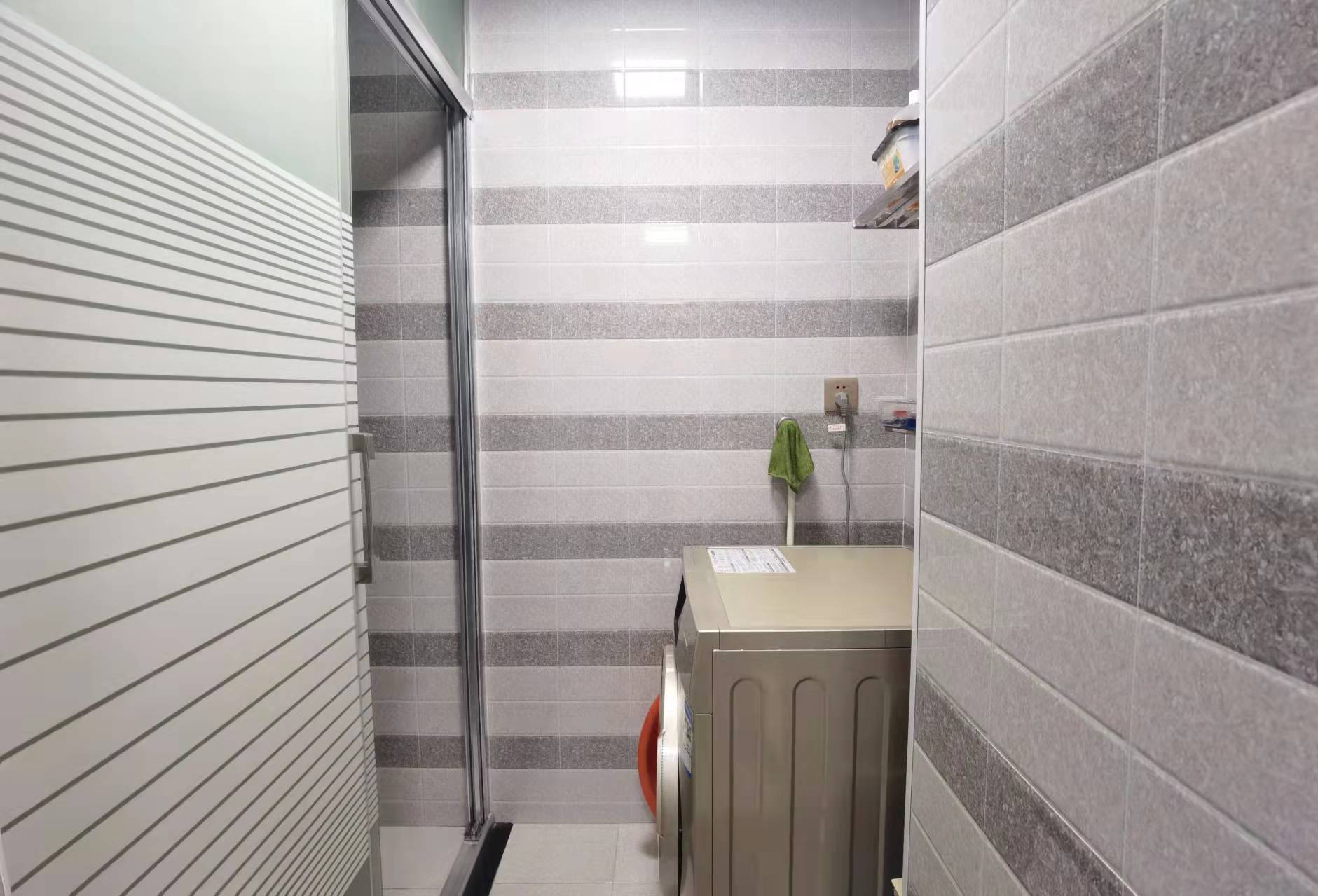 梓湖观邸  3室2厅2卫    105.0万 梓湖观邸  3室2厅2卫    105.0万客厅