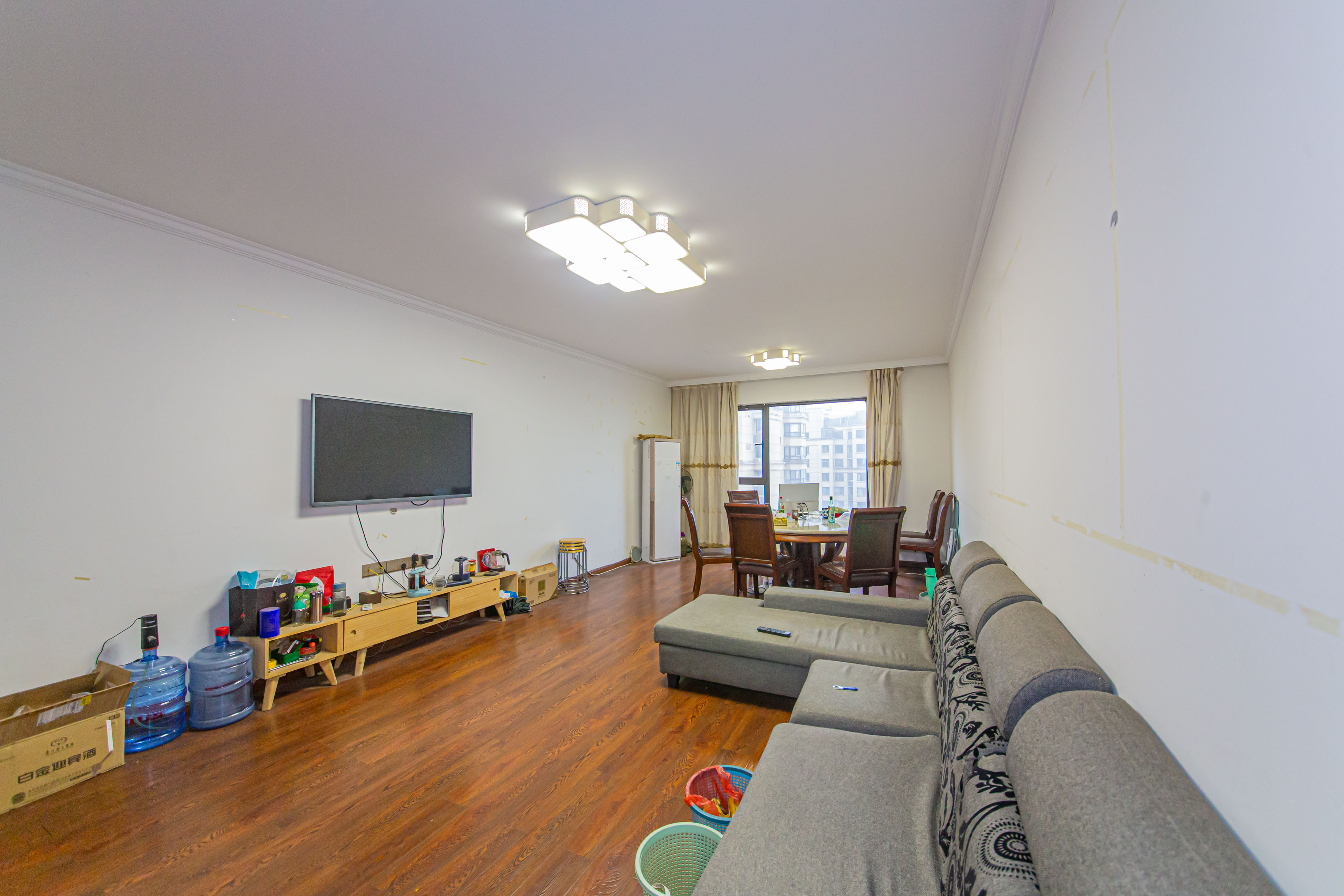 北辰中央公园A区  4室2厅1卫    140.0万客厅