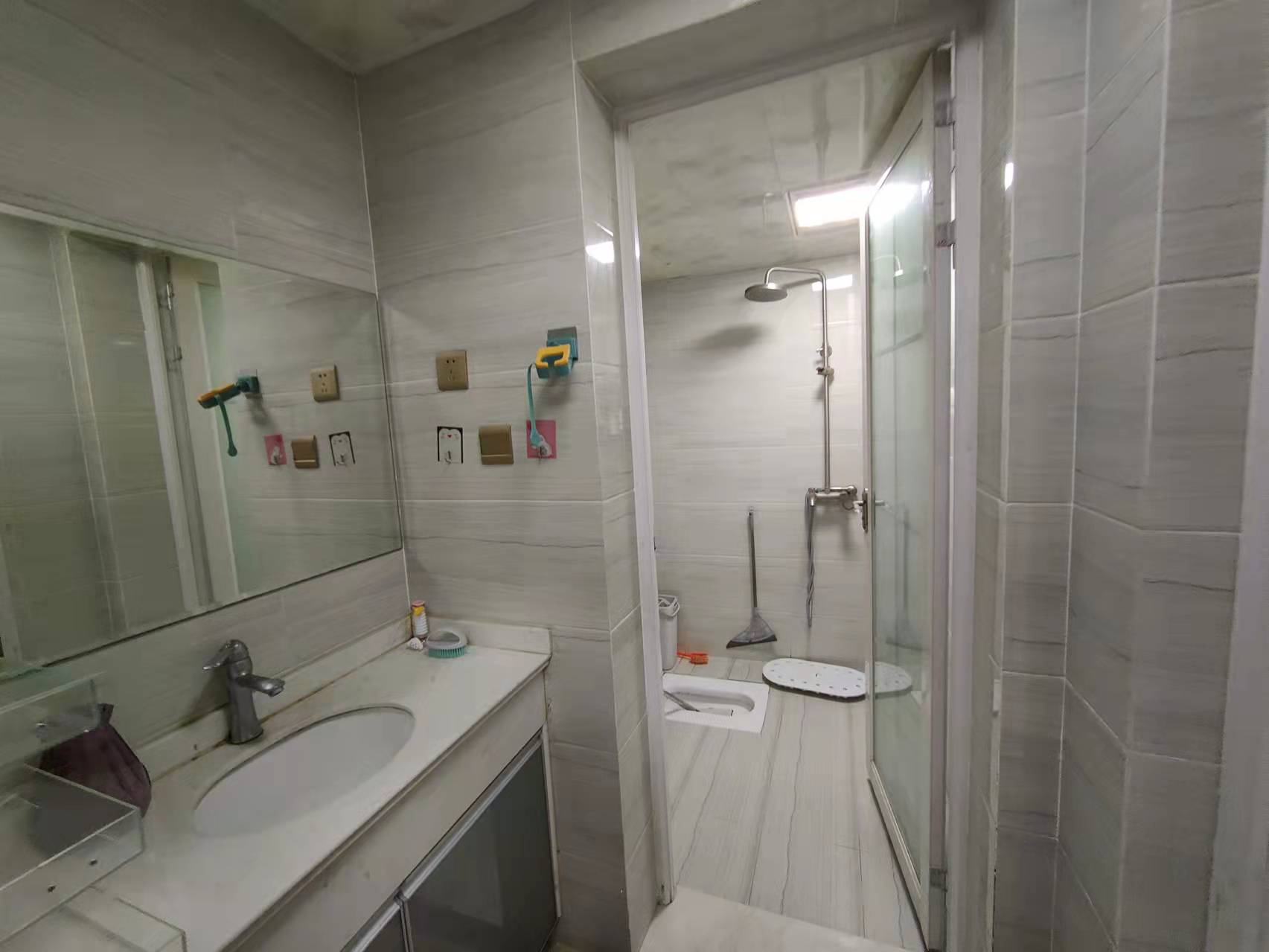 南湖春天 1室1厅1卫 1500.0元/月 南湖春天 1室1厅1卫 1500.0元/月室内图