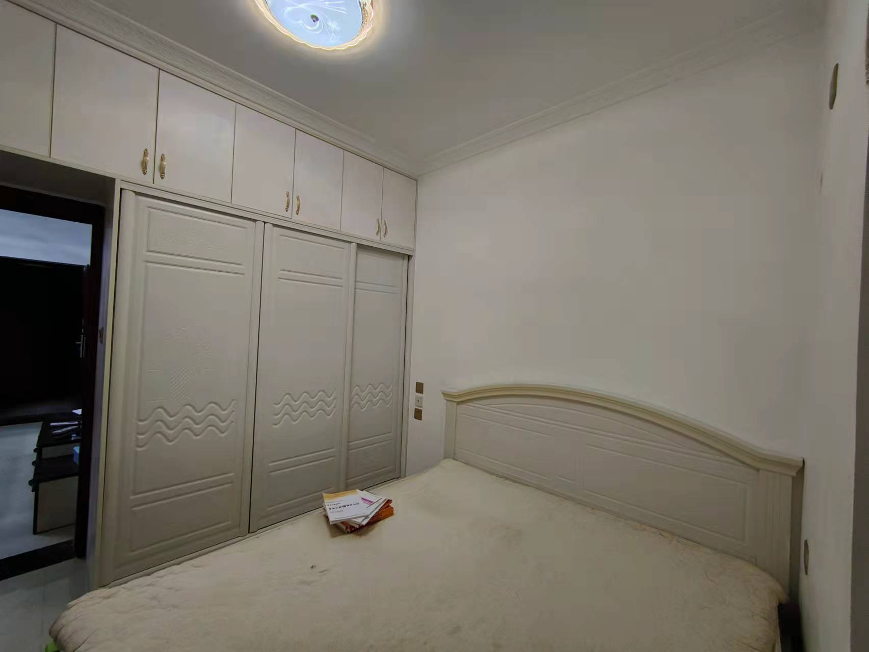 南湖春天 1室1厅1卫 1500.0元/月 南湖春天 1室1厅1卫 1500.0元/月室内图