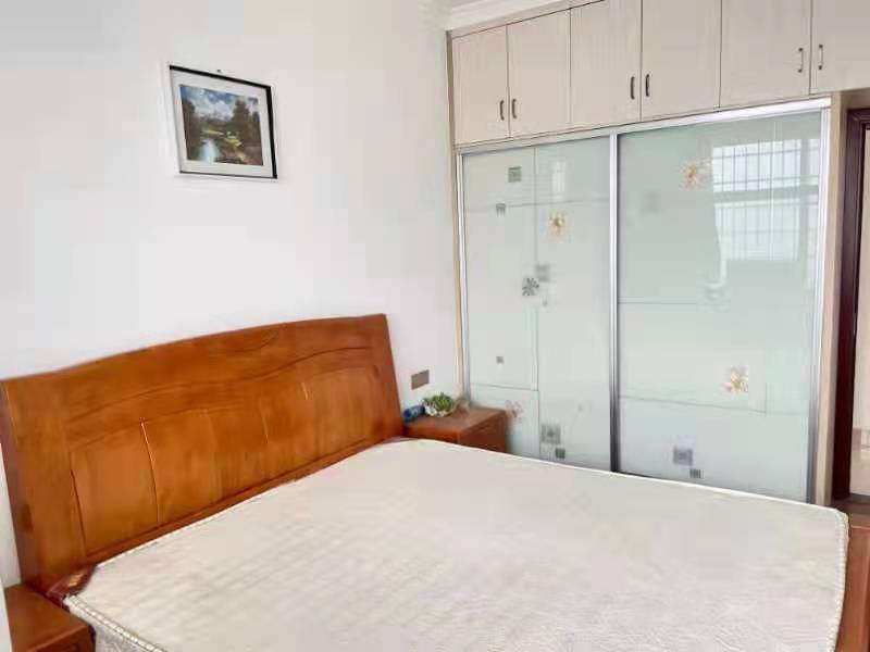 龙庭贵筑 3室2厅2卫 2200.0元/月 龙庭贵筑 3室2厅2卫 2200.0元/月室内图