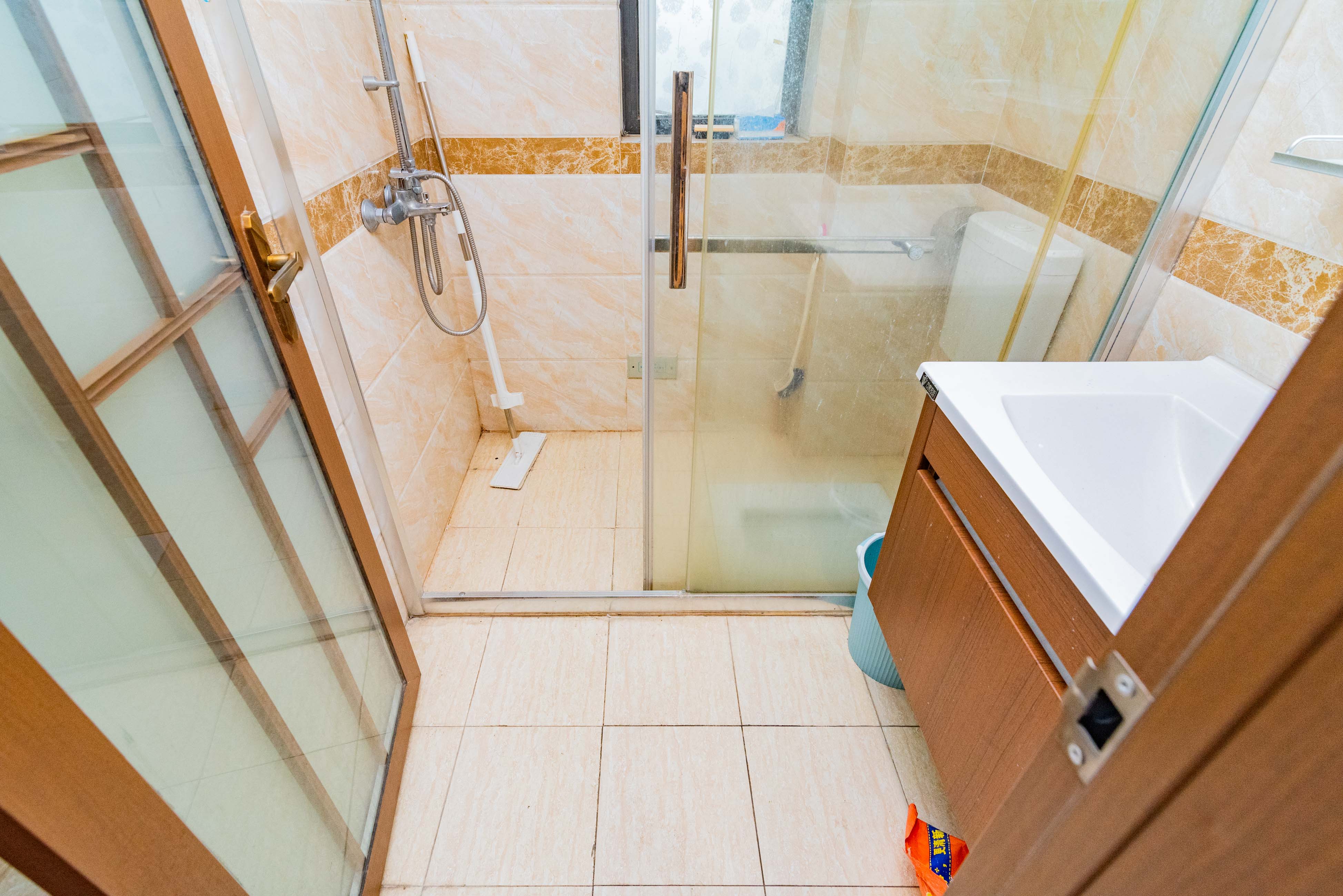 旺德府恺悦国际 3室1厅2卫 75.0万 旺德府恺悦国际 3室1厅2卫 75.0万卫生间