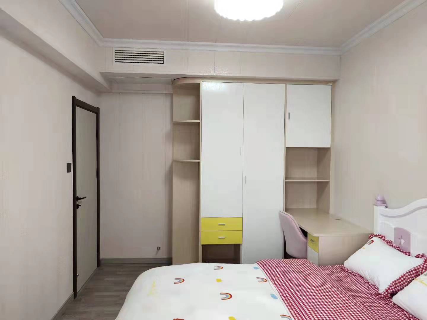 诚信书香苑  2室2厅1卫   69.80万卧室