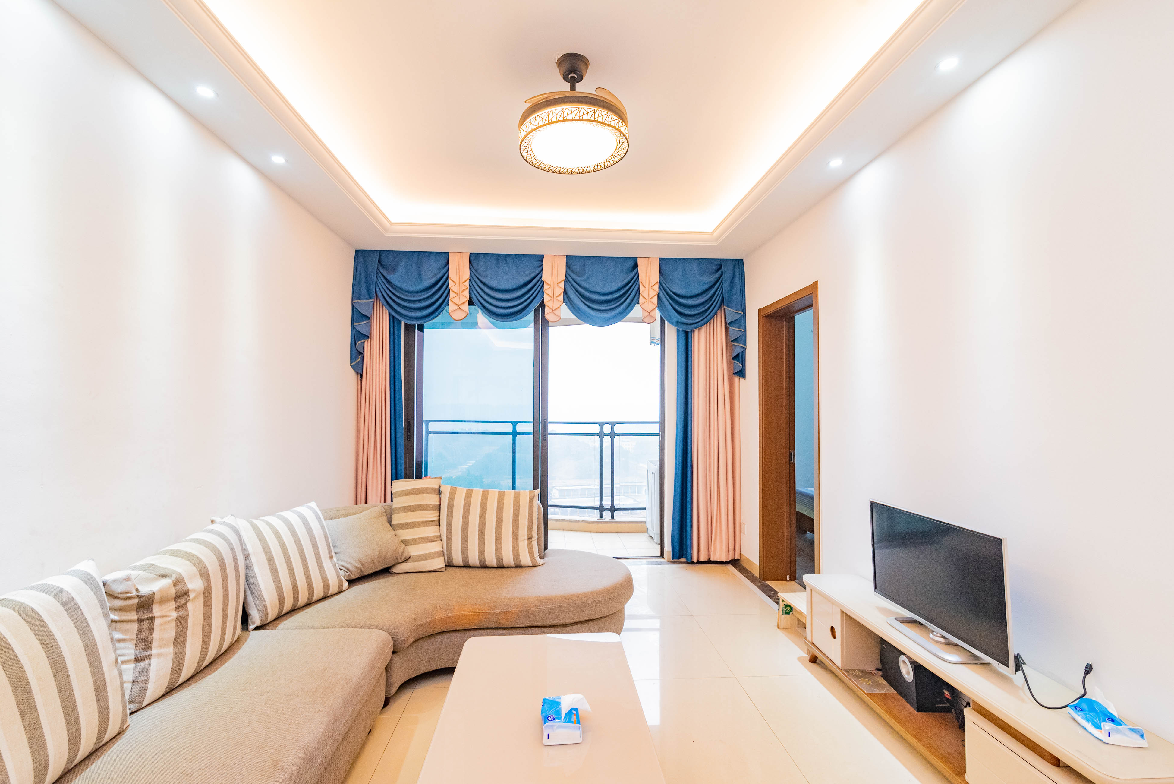 旺德府恺悦国际 3室1厅2卫 75.0万 旺德府恺悦国际 3室1厅2卫 75.0万客厅