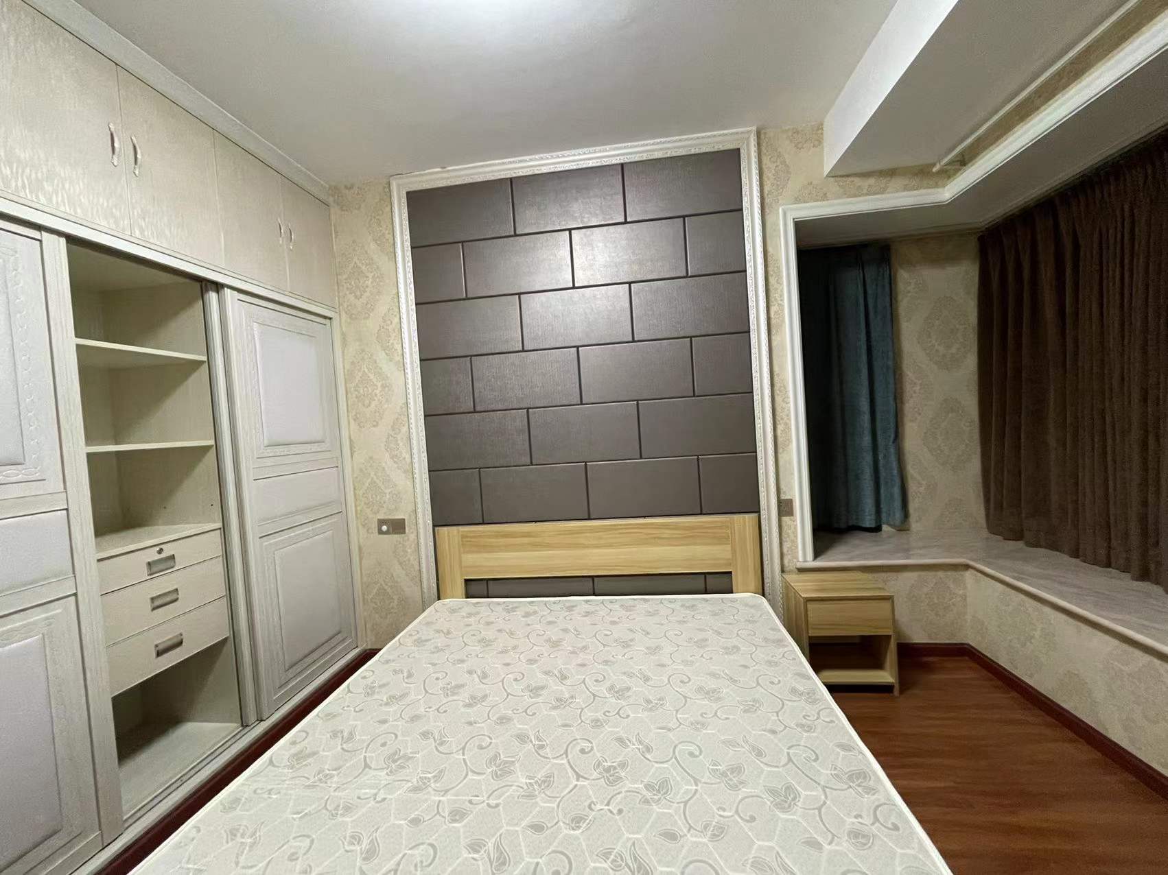 南湖世纪 2室1厅1卫 2800.0元/月 南湖世纪 2室1厅1卫 2800.0元/月室内图