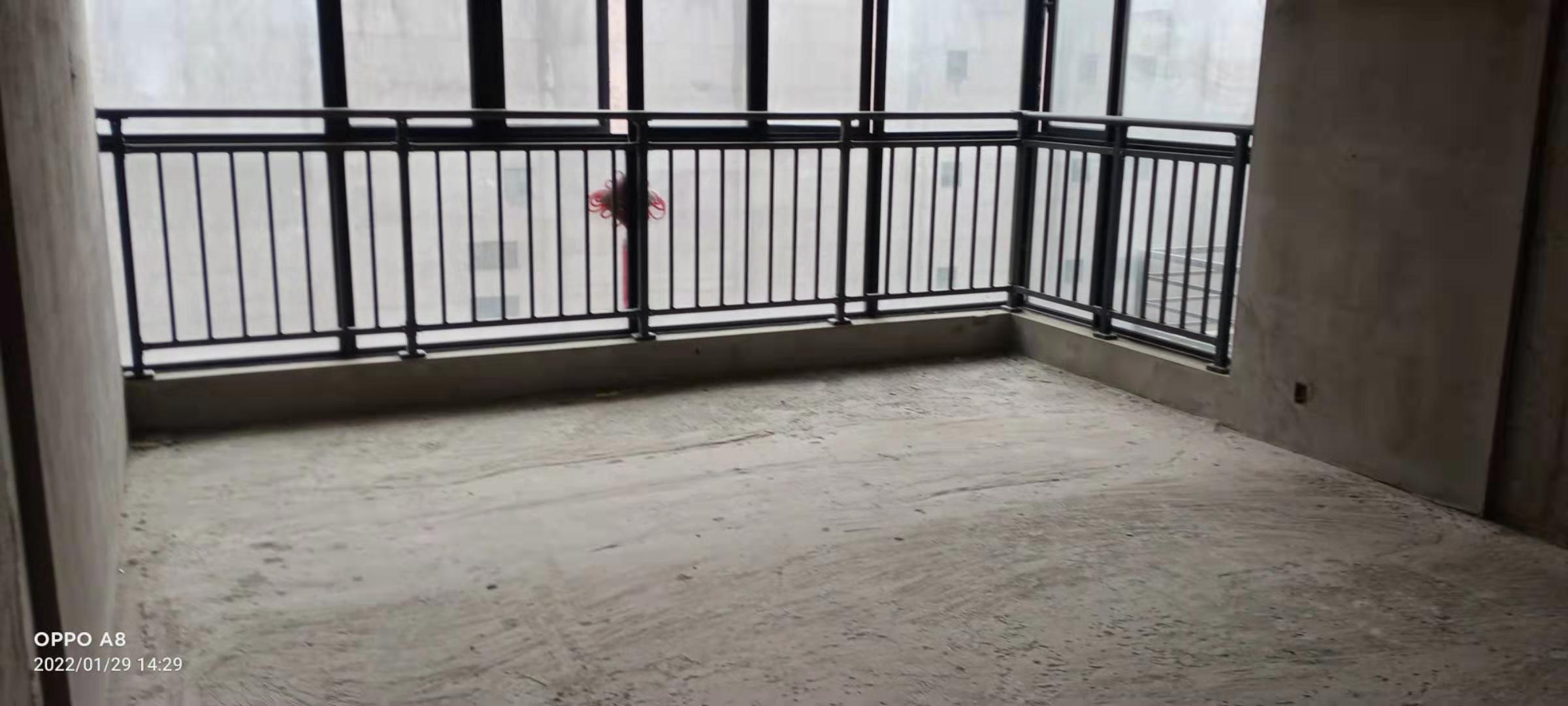 六合清华园  4室2厅2卫    72.8万 六合清华园  4室2厅2卫    72.8万客厅