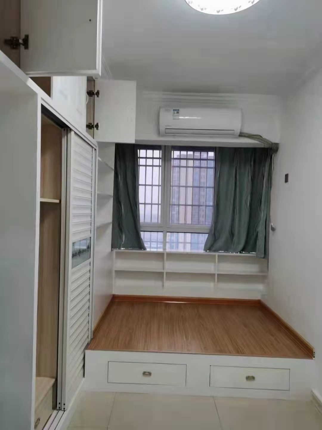 鑫源大厦 2室1厅1卫 35.8万 鑫源大厦 2室1厅1卫 35.8万客厅