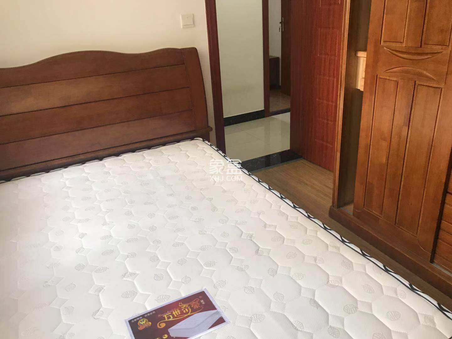 美的林城时代  3室2厅2卫   3500.00元/月室内图