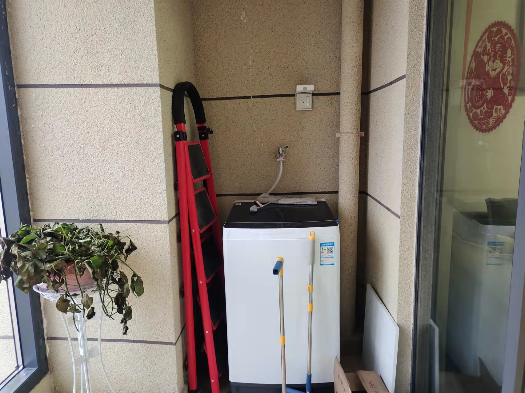 碧桂园梓山府  3室2厅2卫   2500.00元/月室内图