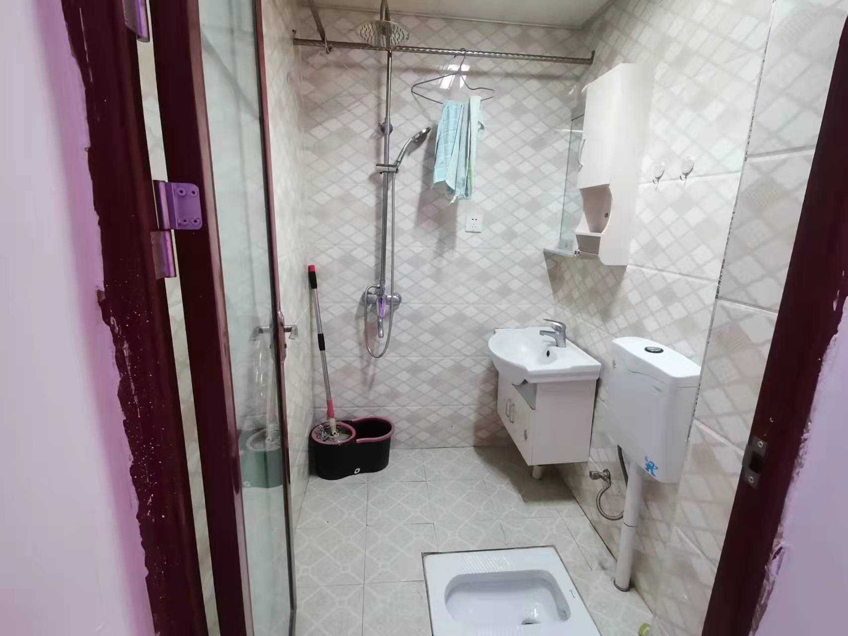 吉星花园  1室1厅1卫    1300.0元/月 吉星花园  1室1厅1卫    1300.0元/月室内图