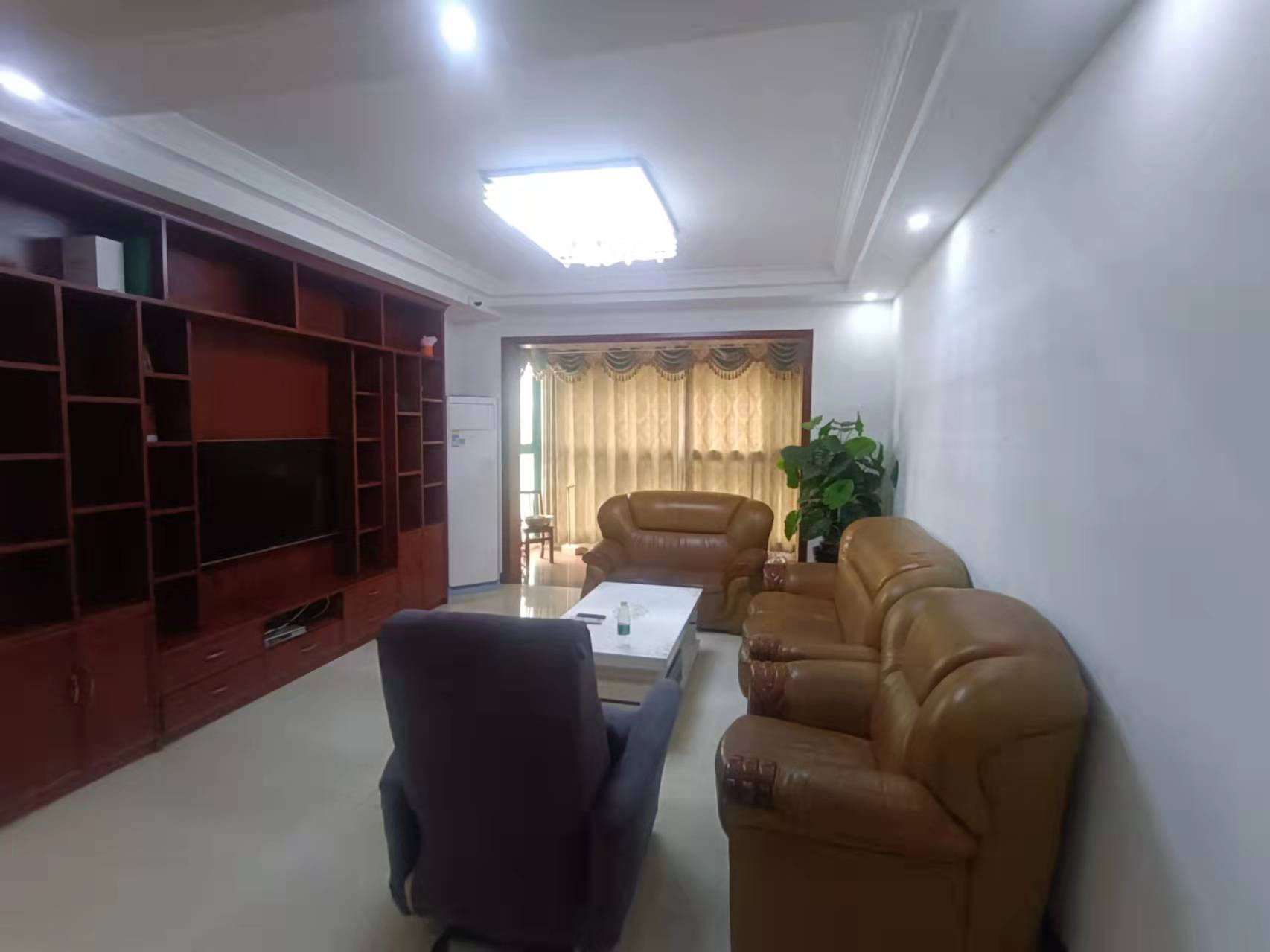 云梦新城 3室2厅1卫 2500.0元/月 云梦新城 3室2厅1卫 2500.0元/月室内图