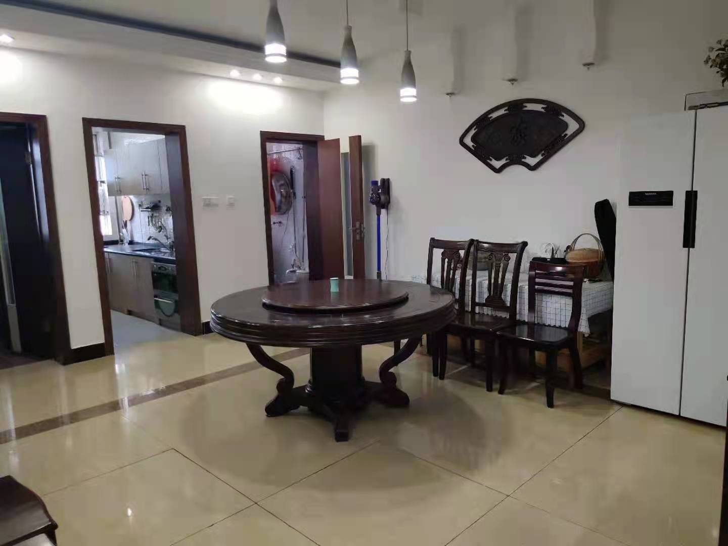 运达家苑 4室2厅2卫 65.8万 运达家苑 4室2厅2卫 65.8万客厅