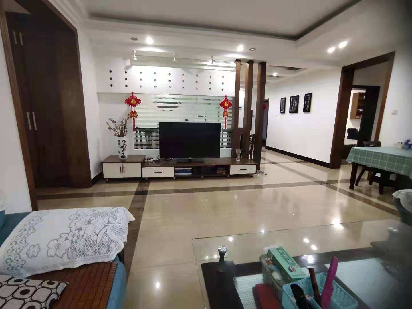 运达家苑 4室2厅2卫 65.8万 运达家苑 4室2厅2卫 65.8万客厅