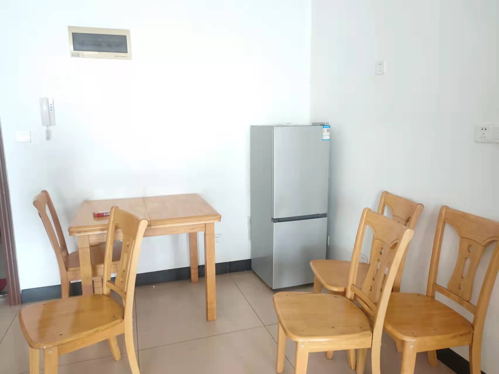 香格里拉 2室2厅1卫 56.8万 香格里拉 2室2厅1卫 56.8万卧室