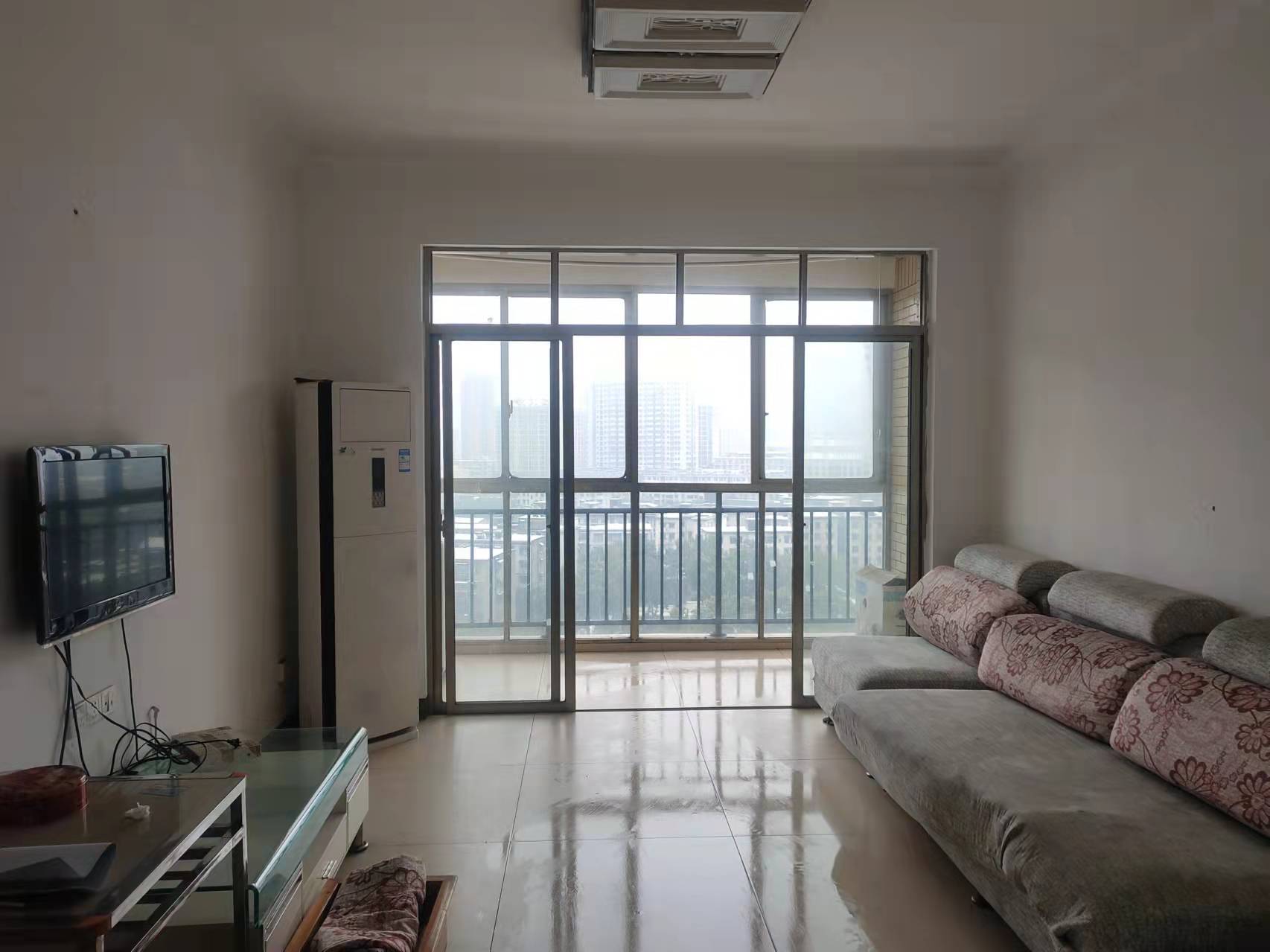 香格里拉 2室2厅1卫 56.8万 香格里拉 2室2厅1卫 56.8万客厅