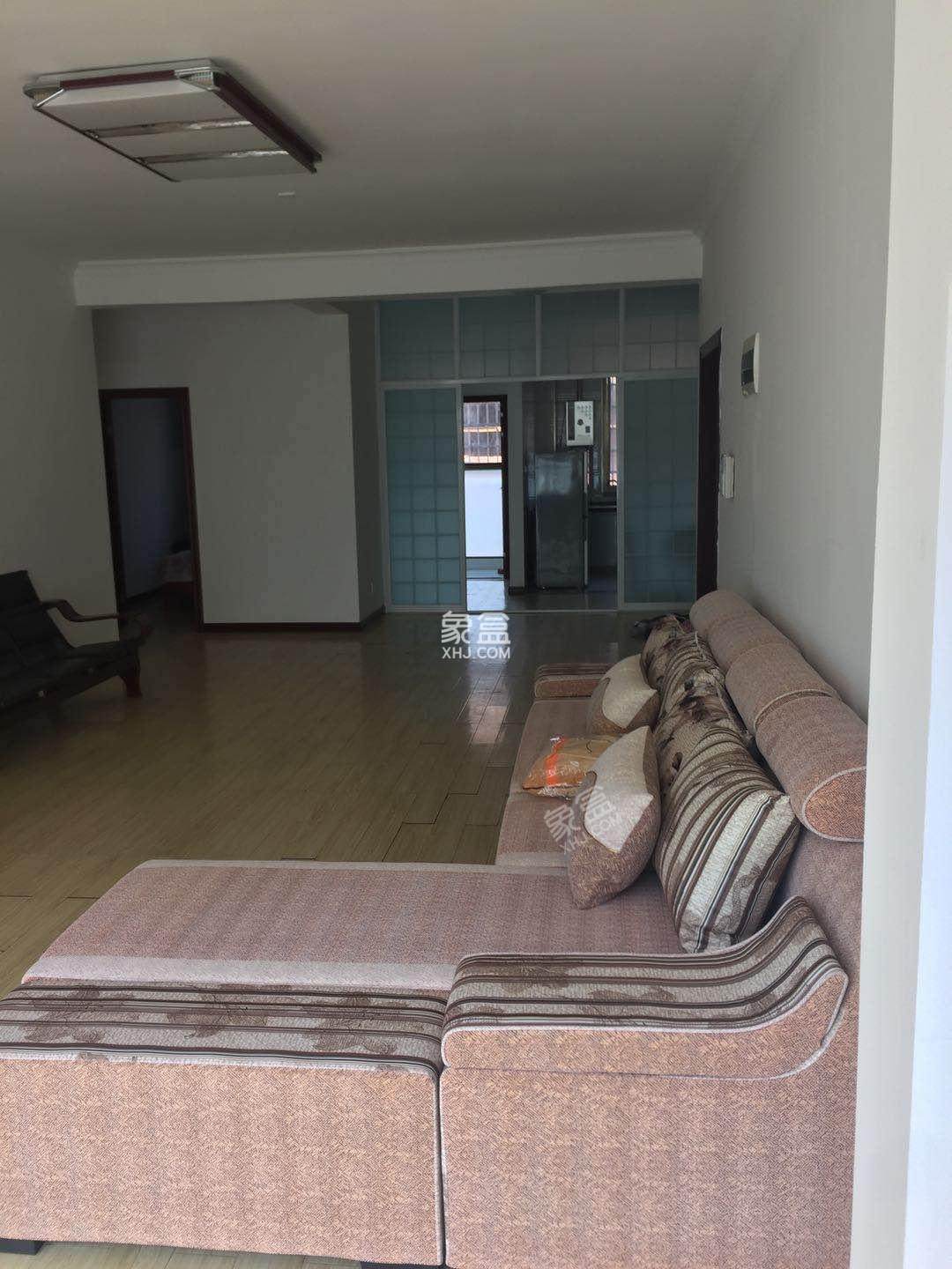 华天壹号公馆  3室2厅2卫    2200.0元/月 华天壹号公馆  3室2厅2卫    2200.0元/月室内图