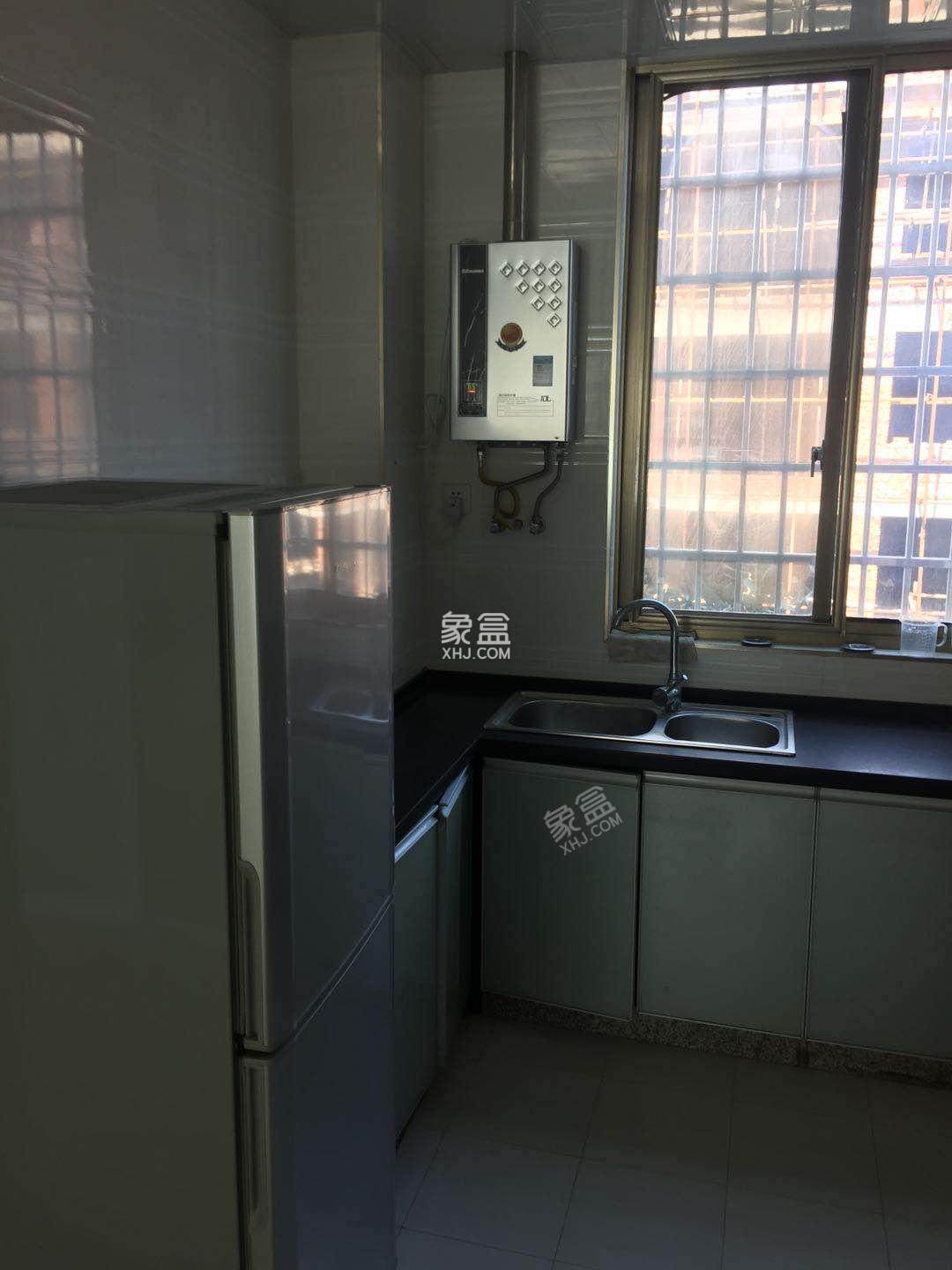 华天壹号公馆  3室2厅2卫    2200.0元/月 华天壹号公馆  3室2厅2卫    2200.0元/月室内图