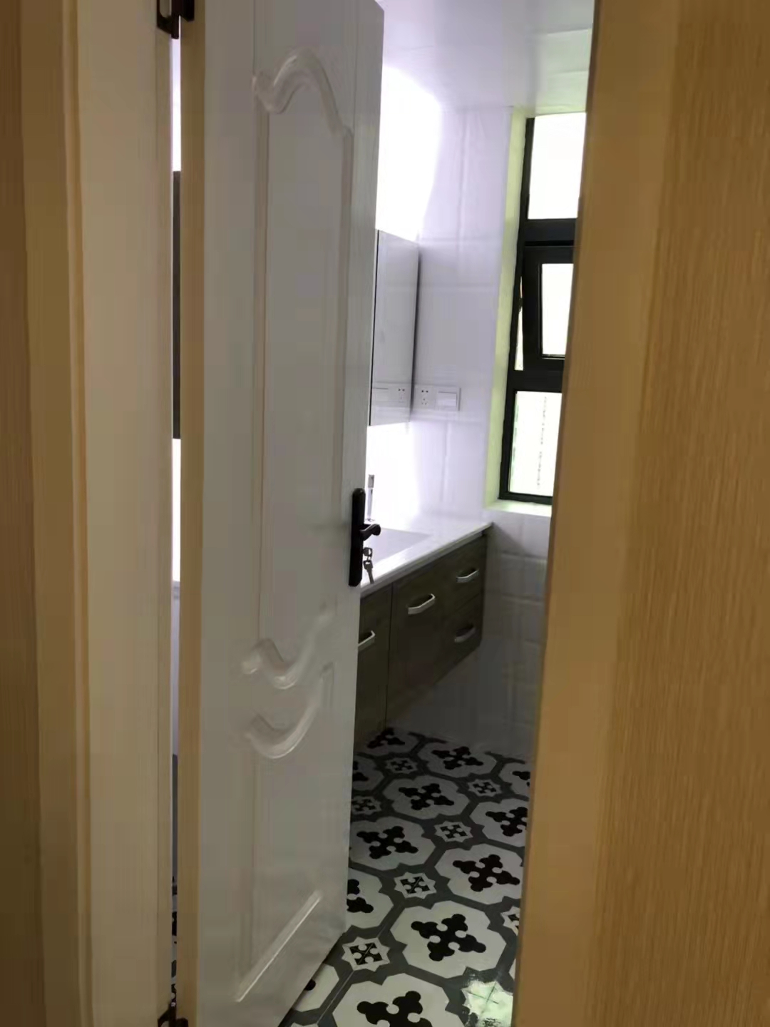中天会展城A区  2室1厅1卫   4500.00元/月室内图