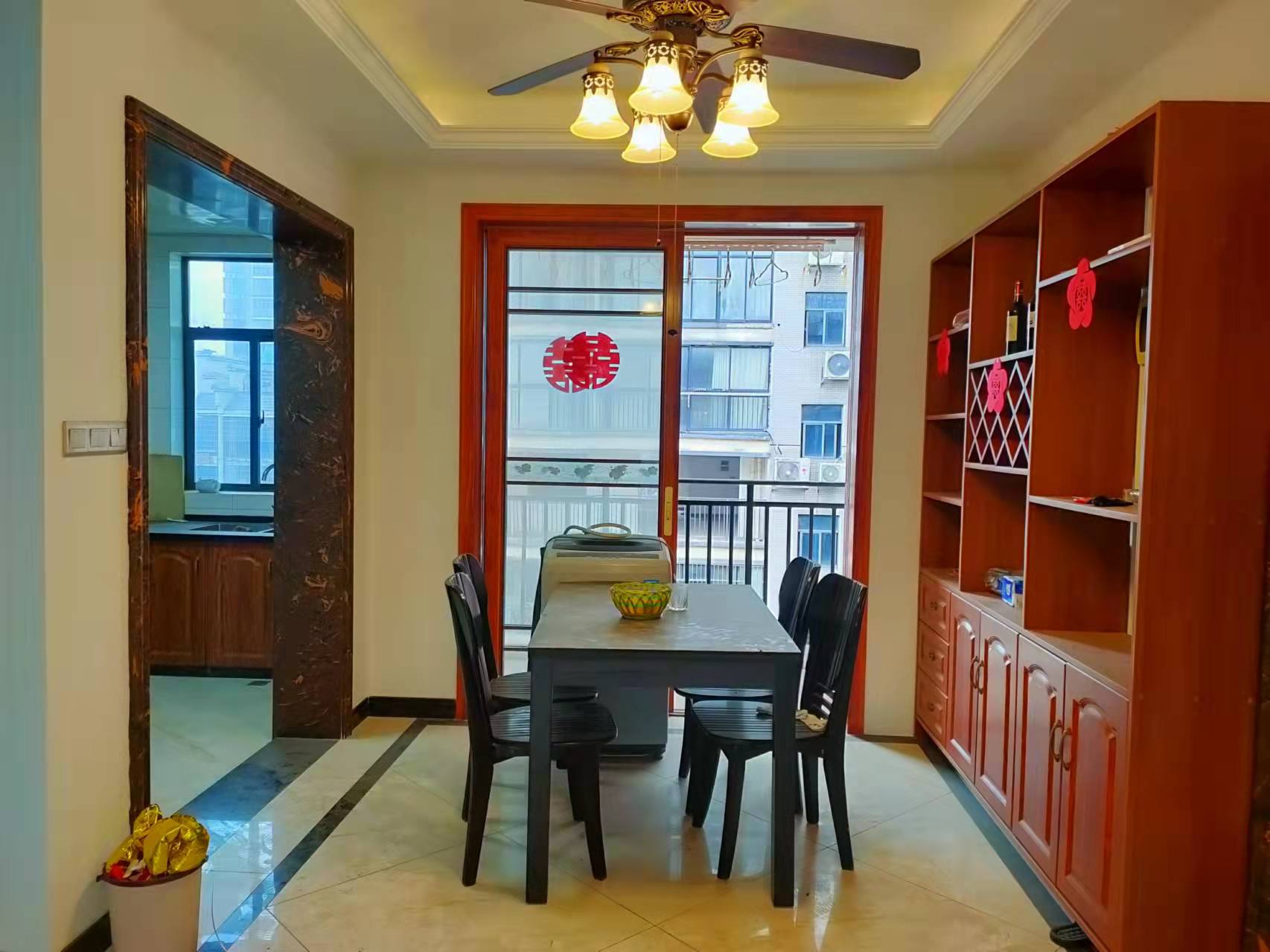 云山诗意 4室2厅2卫 67.7万 云山诗意 4室2厅2卫 67.7万客厅