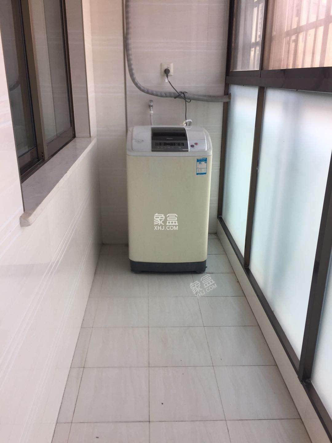 华天壹号公馆  3室2厅2卫    2200.0元/月 华天壹号公馆  3室2厅2卫    2200.0元/月室内图