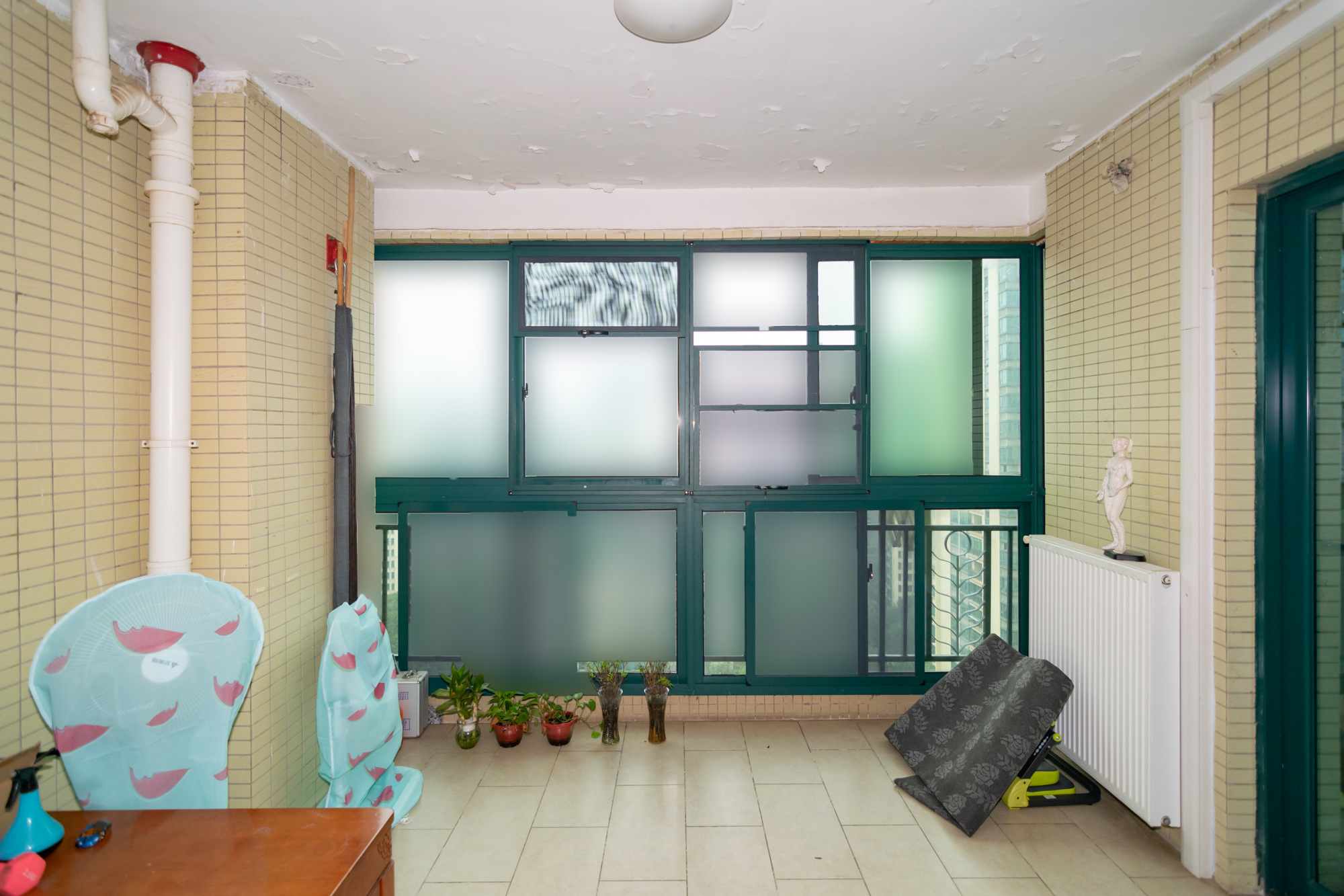 恒大名都 4室2厅4卫 262.0万 恒大名都 4室2厅4卫 262.0万卧室