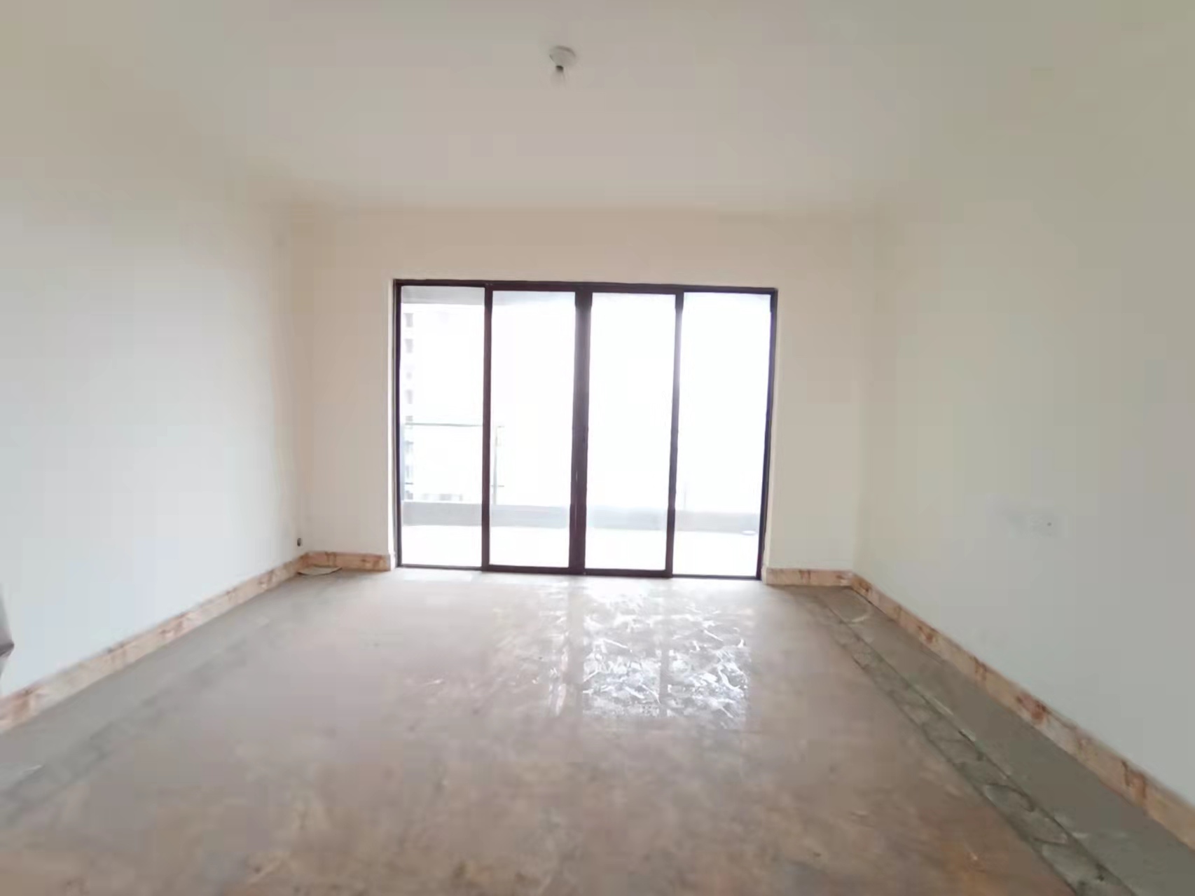 华耀碧桂园十里江湾天汇 4室2厅2卫 2500.0元/月 华耀碧桂园十里江湾天汇 4室2厅2卫 2500.0元/月室内图