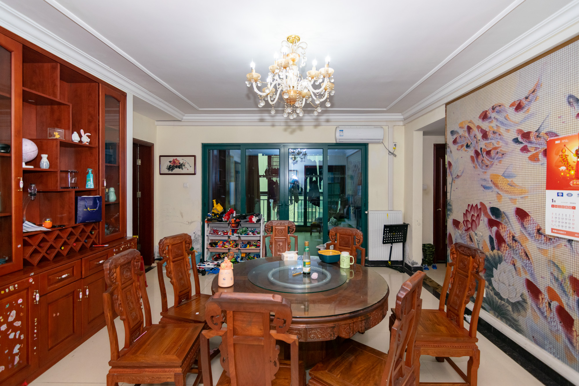 恒大名都 4室2厅4卫 262.0万 恒大名都 4室2厅4卫 262.0万客厅