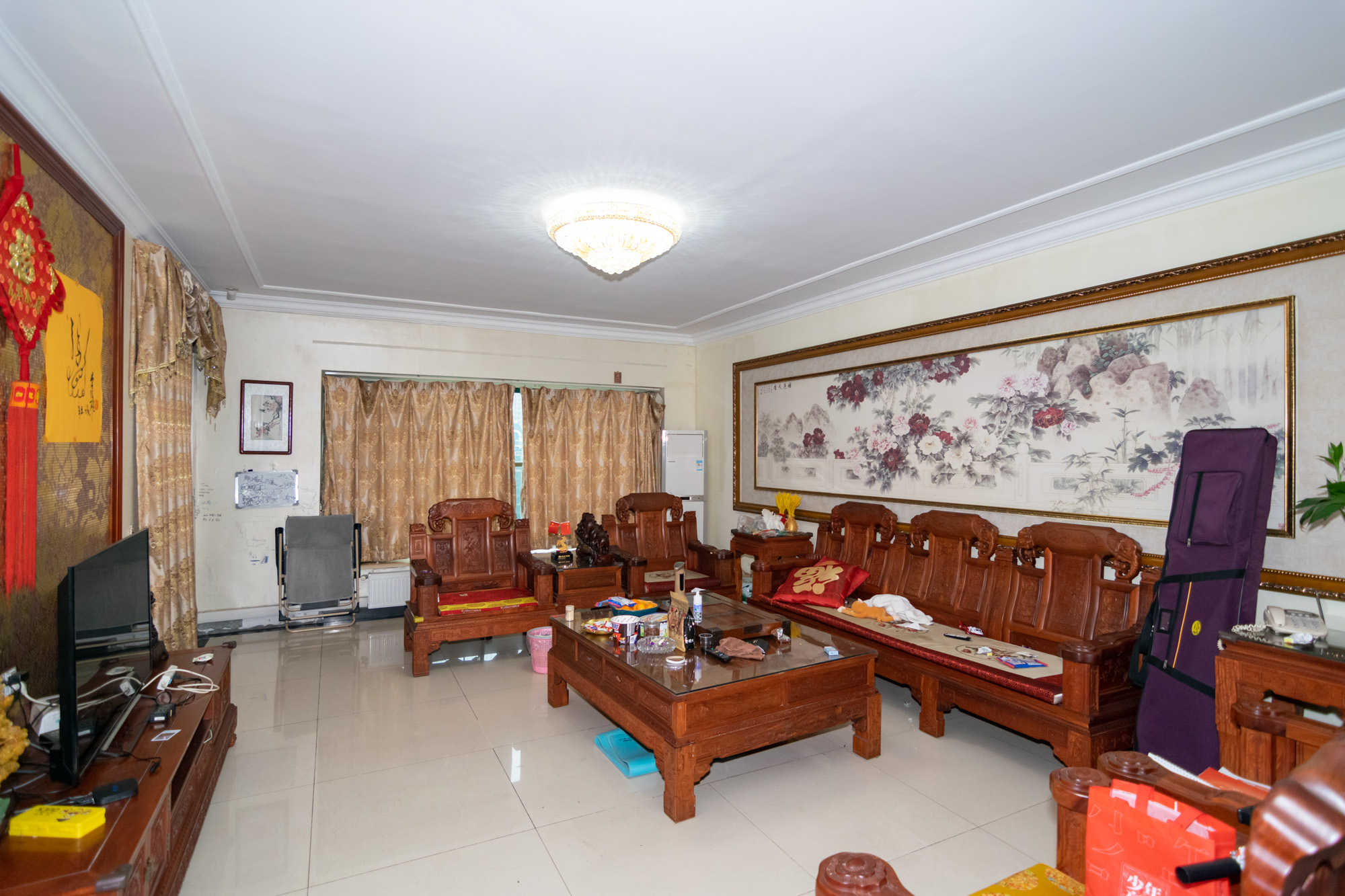 恒大名都 4室2厅4卫 262.0万 恒大名都 4室2厅4卫 262.0万客厅