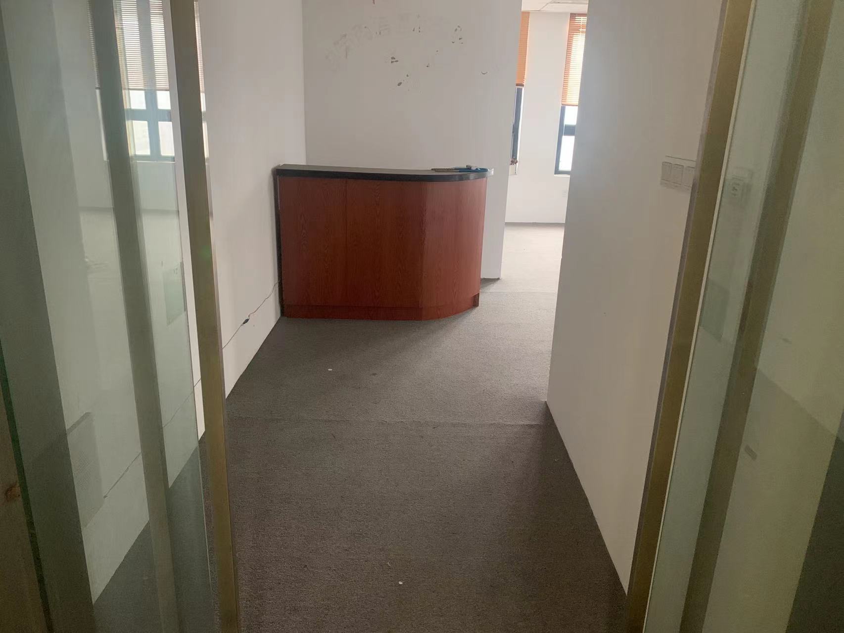 万达写字楼 2室2厅1卫 5500.0元/月 万达写字楼 2室2厅1卫 5500.0元/月室内图