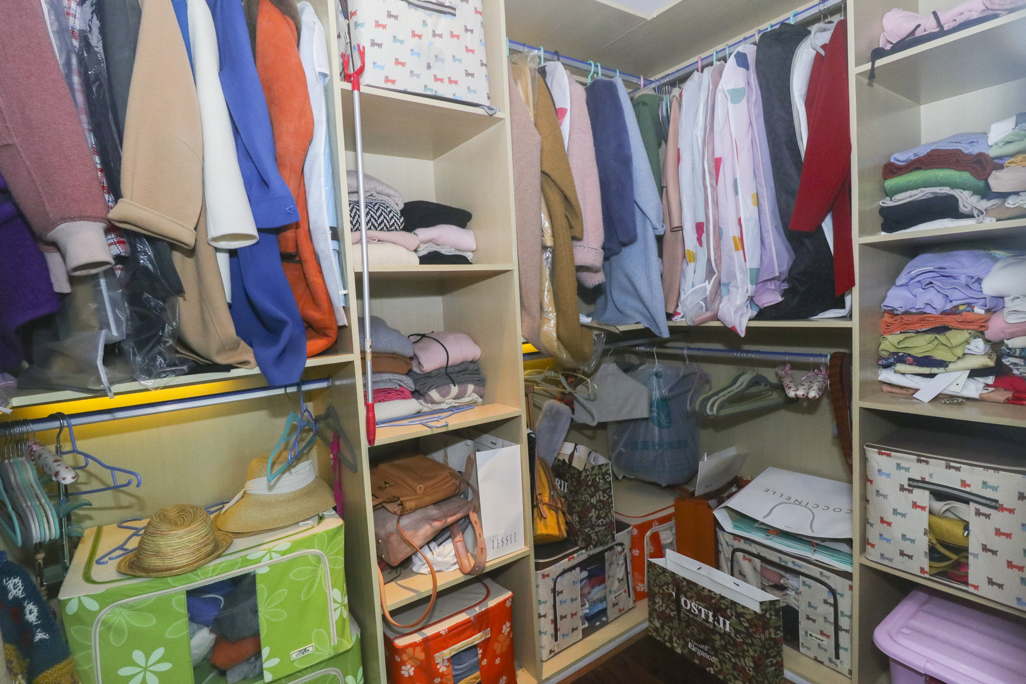 咸嘉新村嘉华苑  4室2厅2卫   160.00万阳台