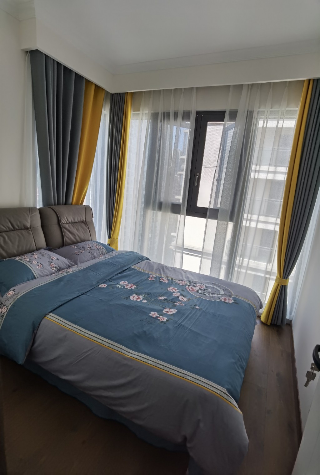 学府花园(文苑瑞景) 3室2厅1卫 80.8万 学府花园(文苑瑞景) 3室2厅1卫 80.8万客厅