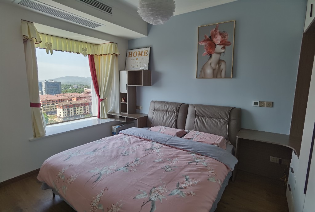 学府花园(文苑瑞景) 3室2厅1卫 80.8万 学府花园(文苑瑞景) 3室2厅1卫 80.8万客厅